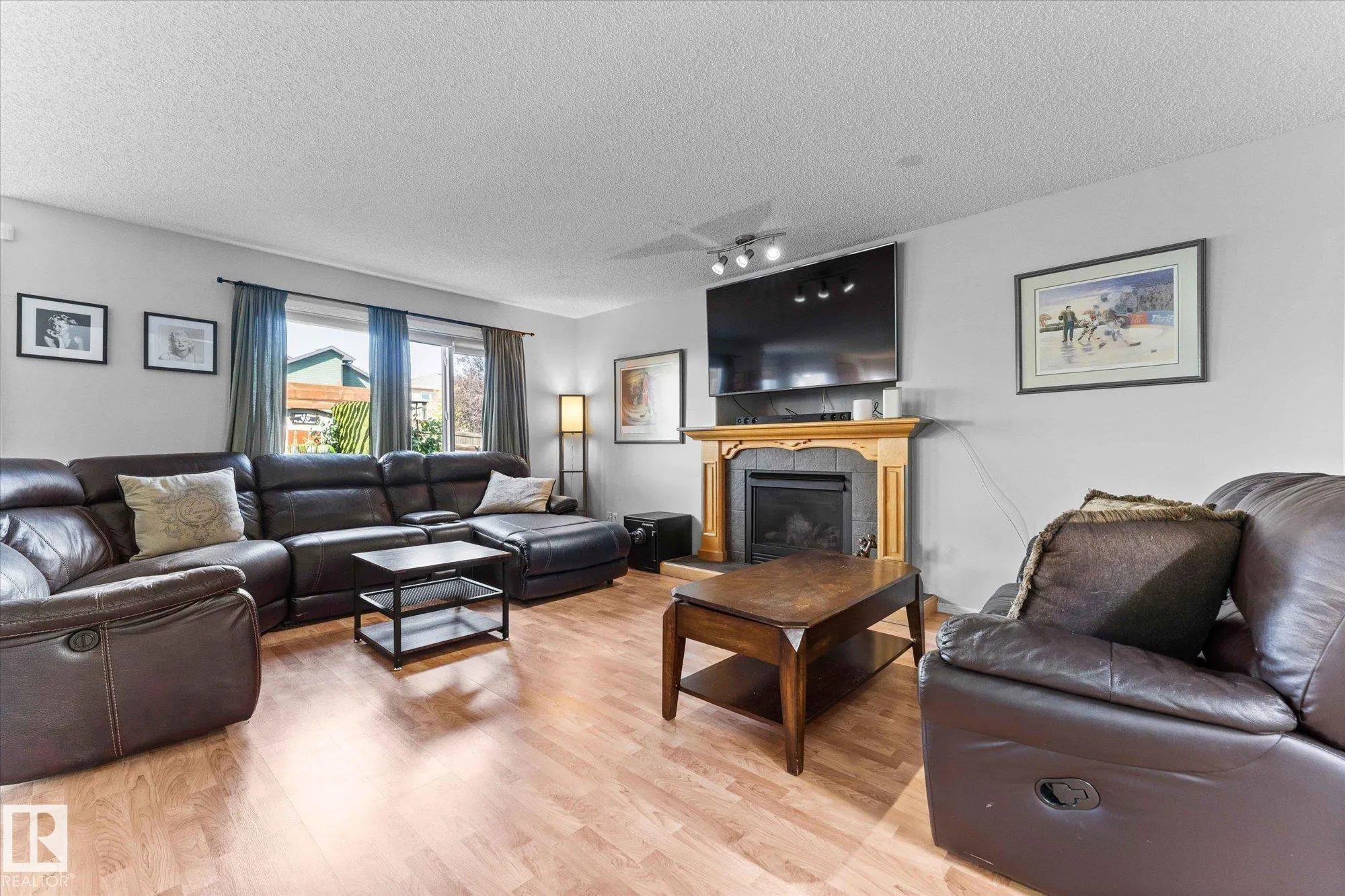45 LAMPLIGHT Drive