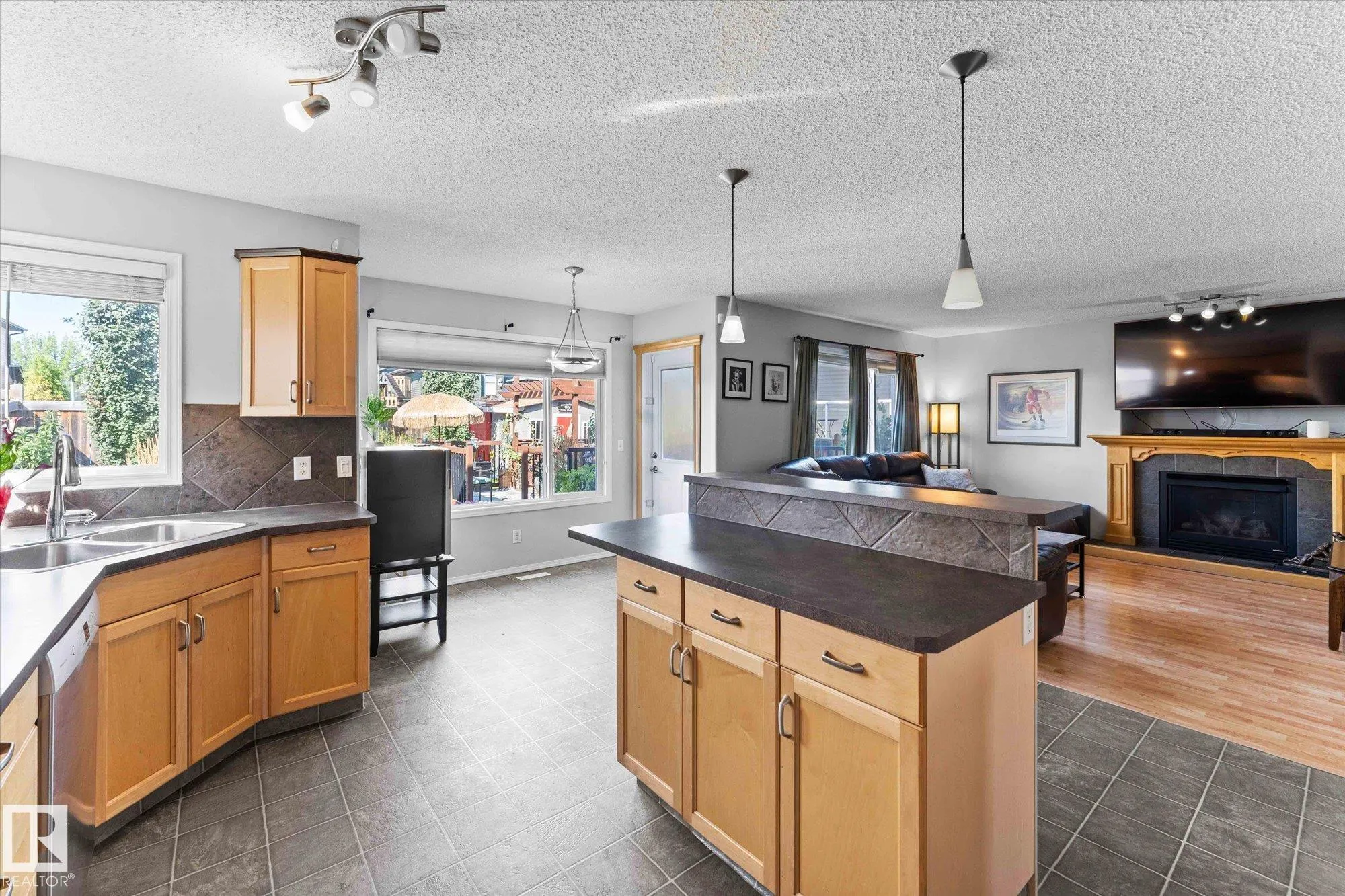 45 LAMPLIGHT Drive