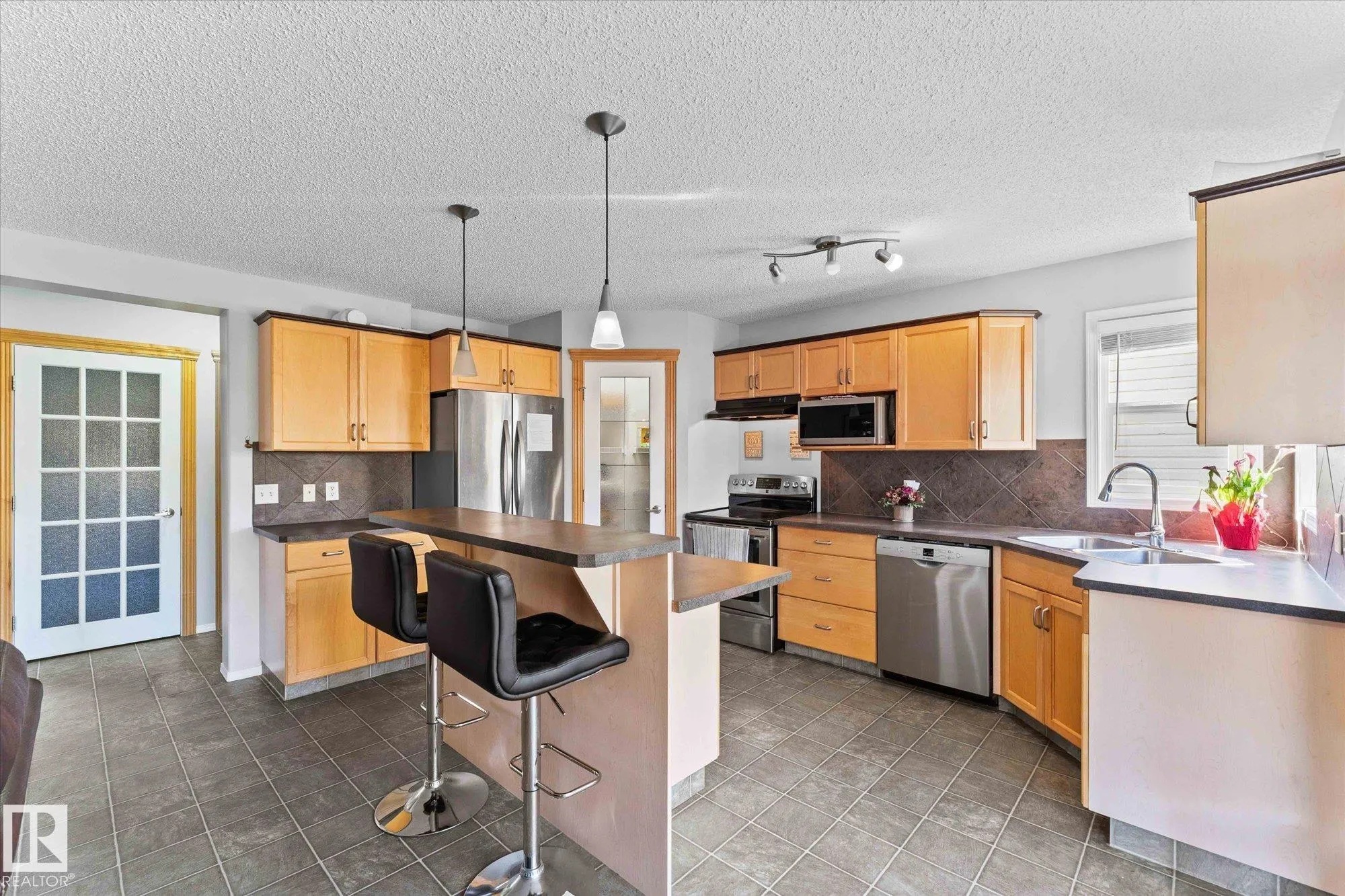 45 LAMPLIGHT Drive
