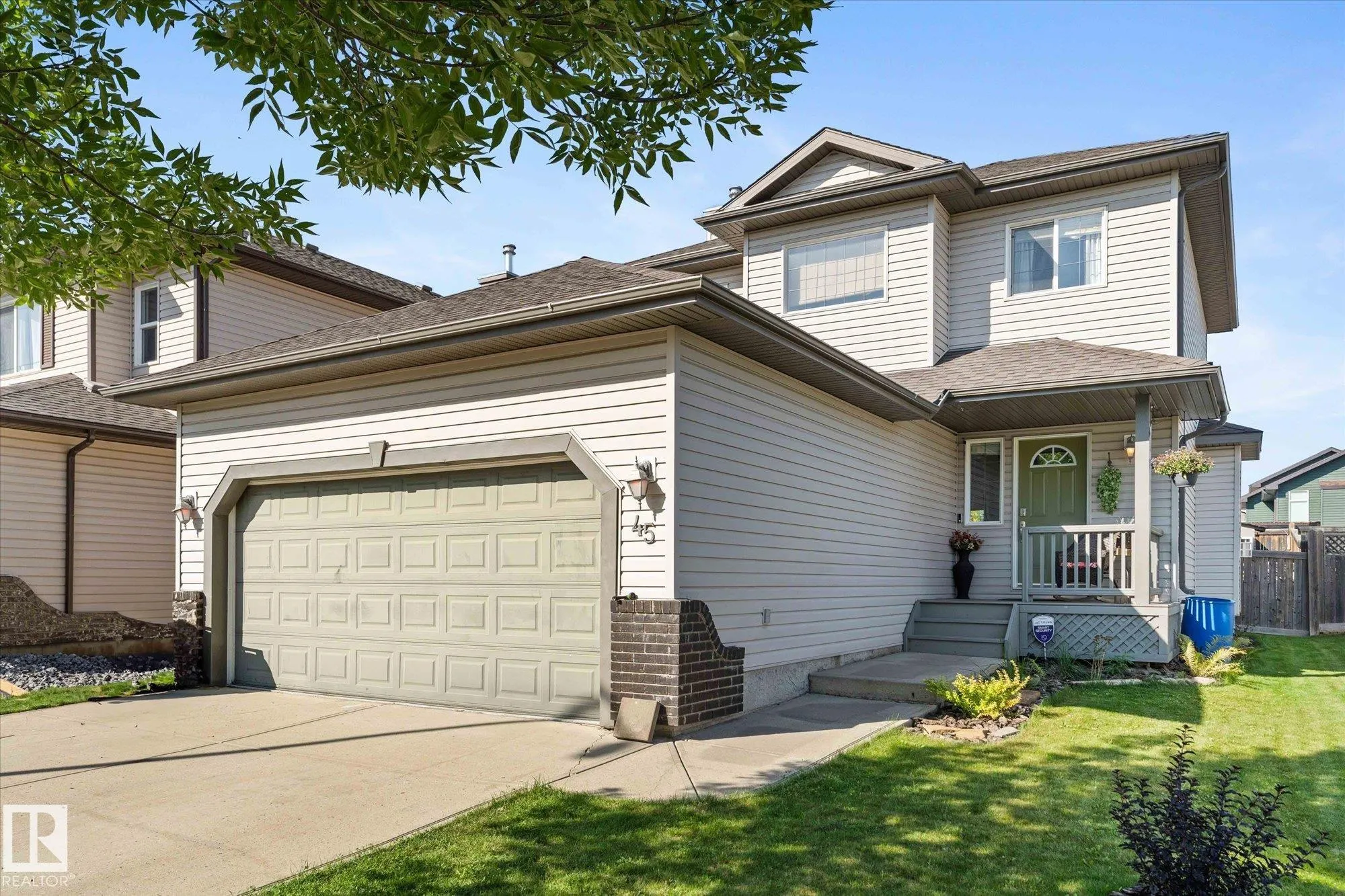 45 LAMPLIGHT Drive