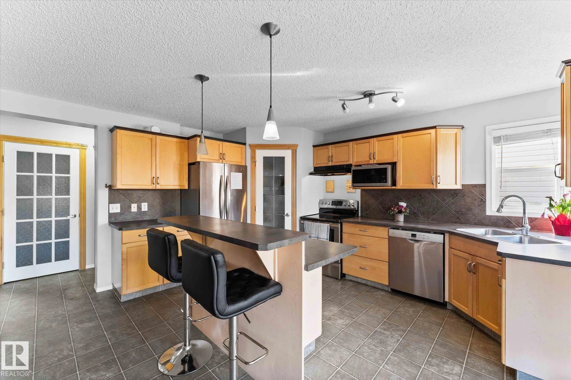 45 LAMPLIGHT Drive