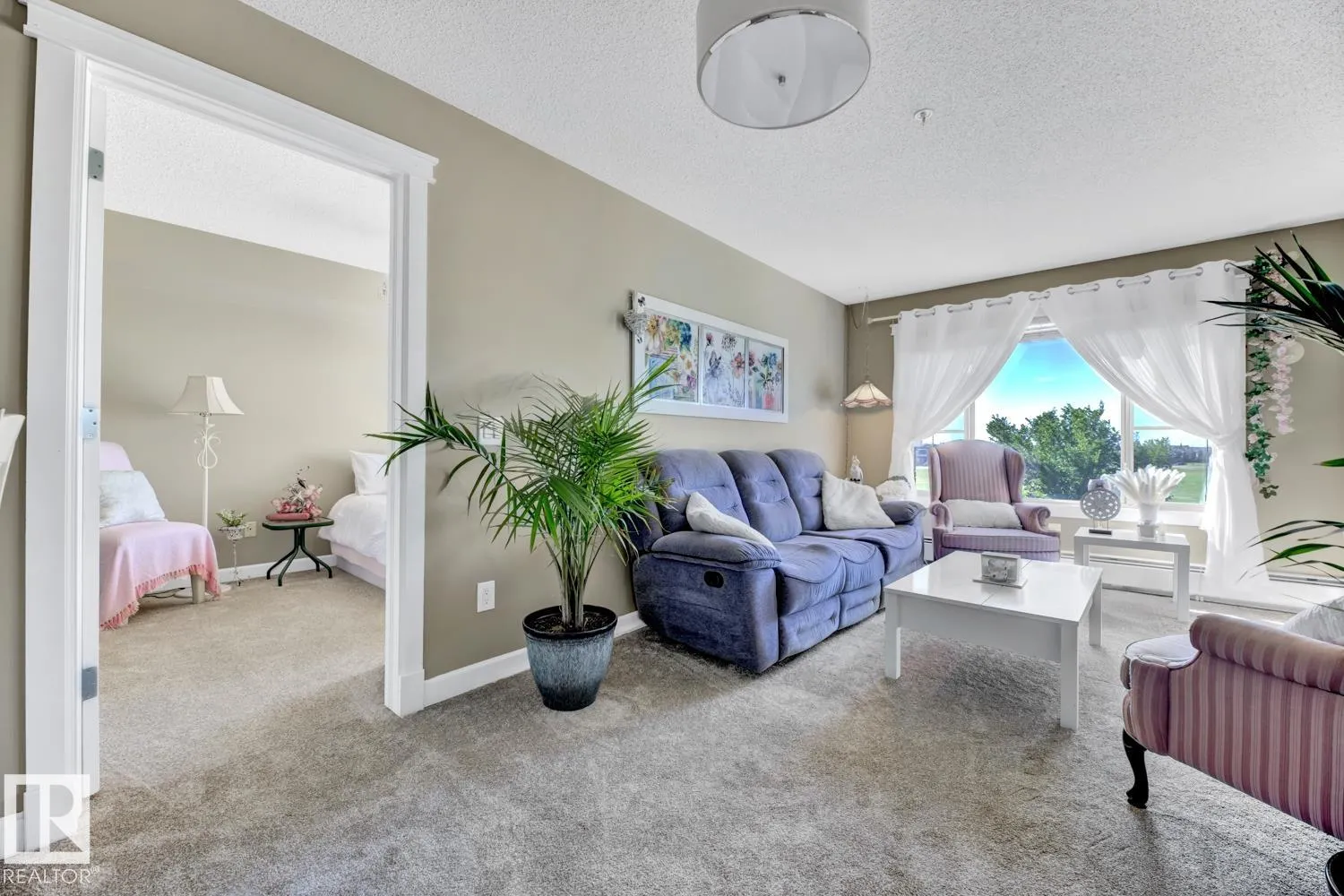 3715 Whitelaw Lane