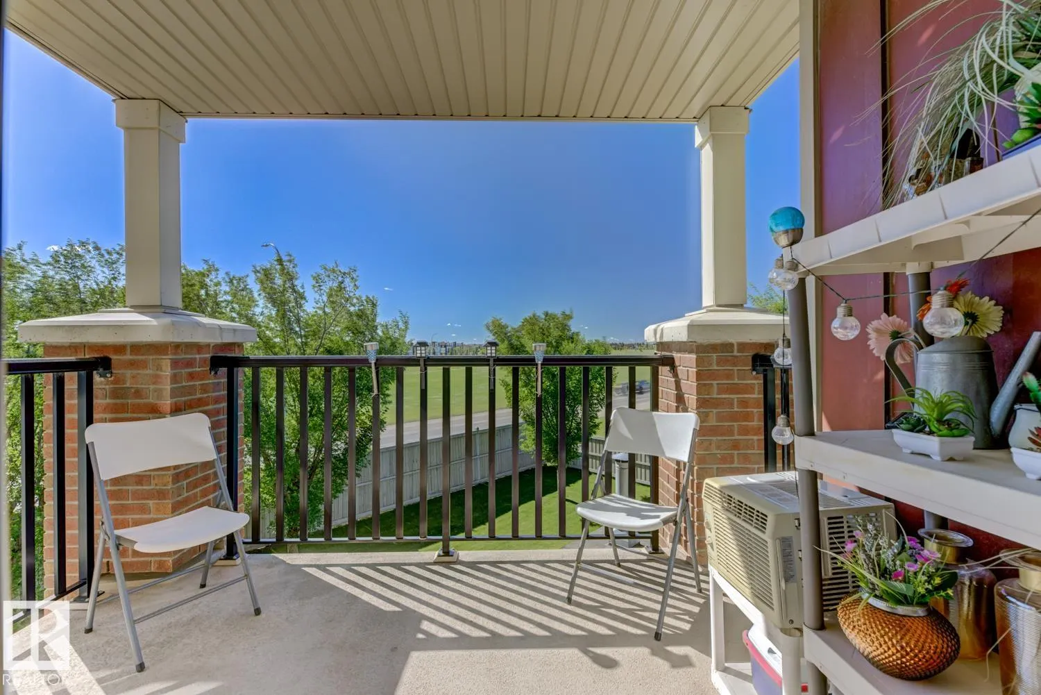 3715 Whitelaw Lane