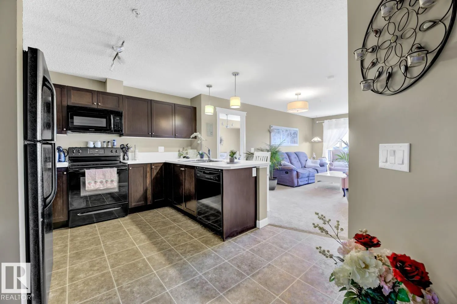 3715 Whitelaw Lane