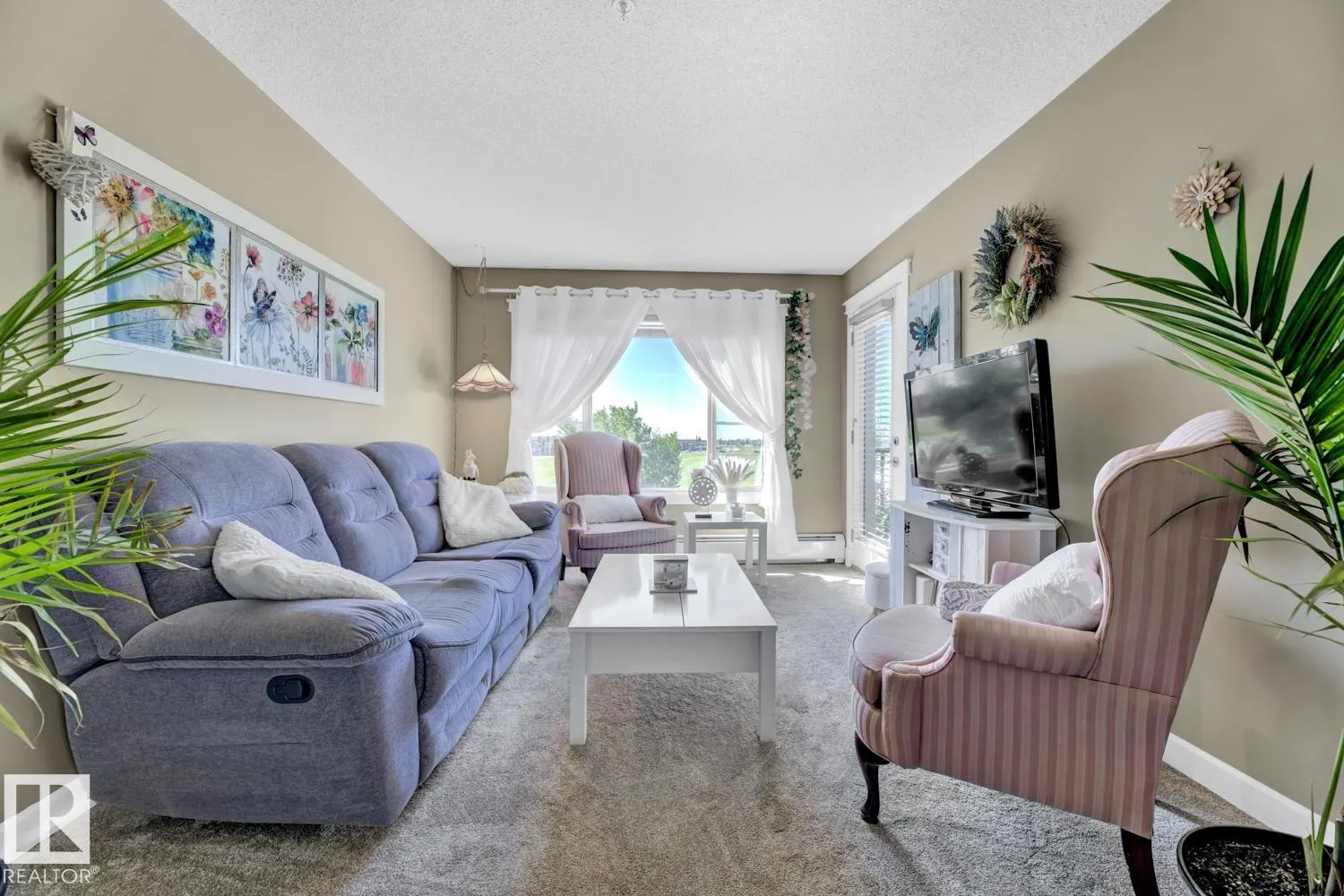3715 Whitelaw Lane