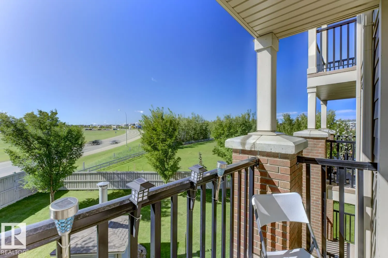 3715 Whitelaw Lane