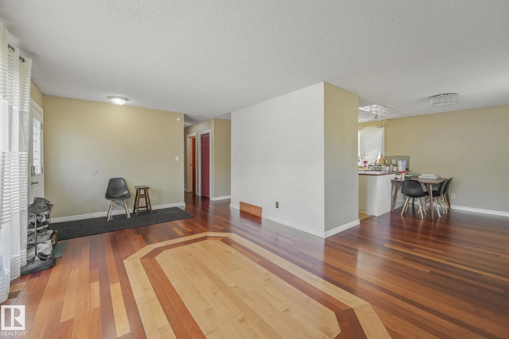 1408 76 Street
