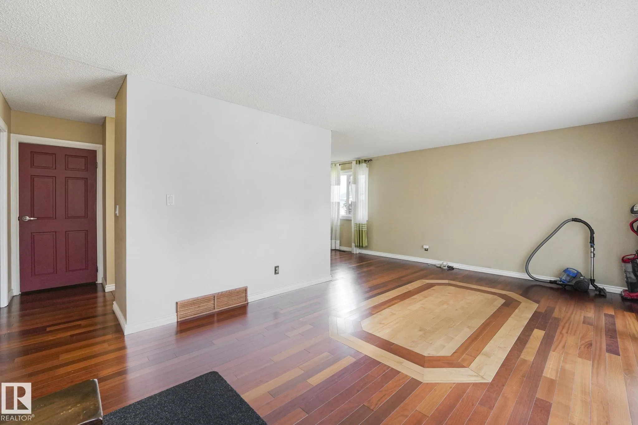 1408 76 Street