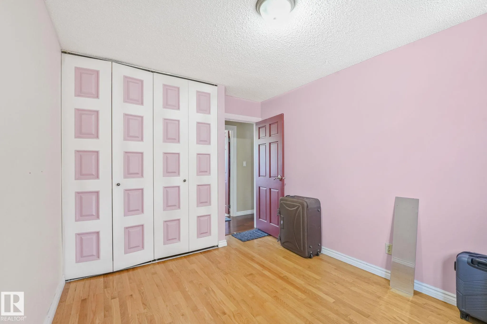 1408 76 Street