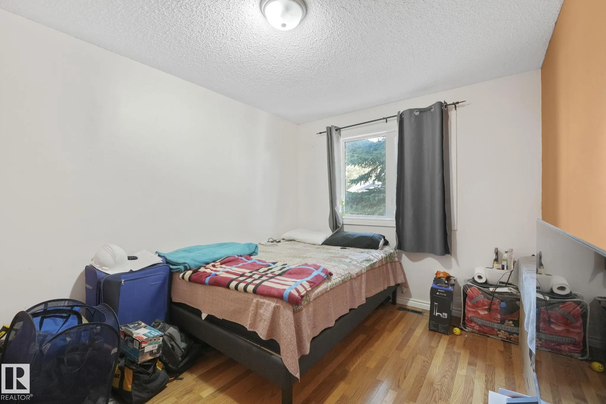 1408 76 Street