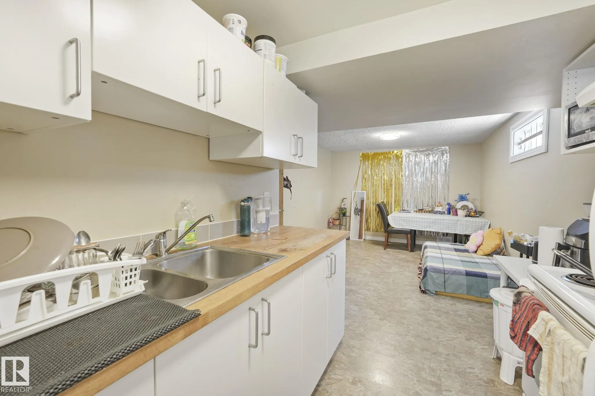 1408 76 Street