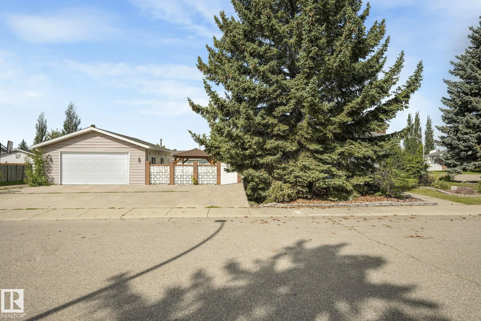 1408 76 Street
