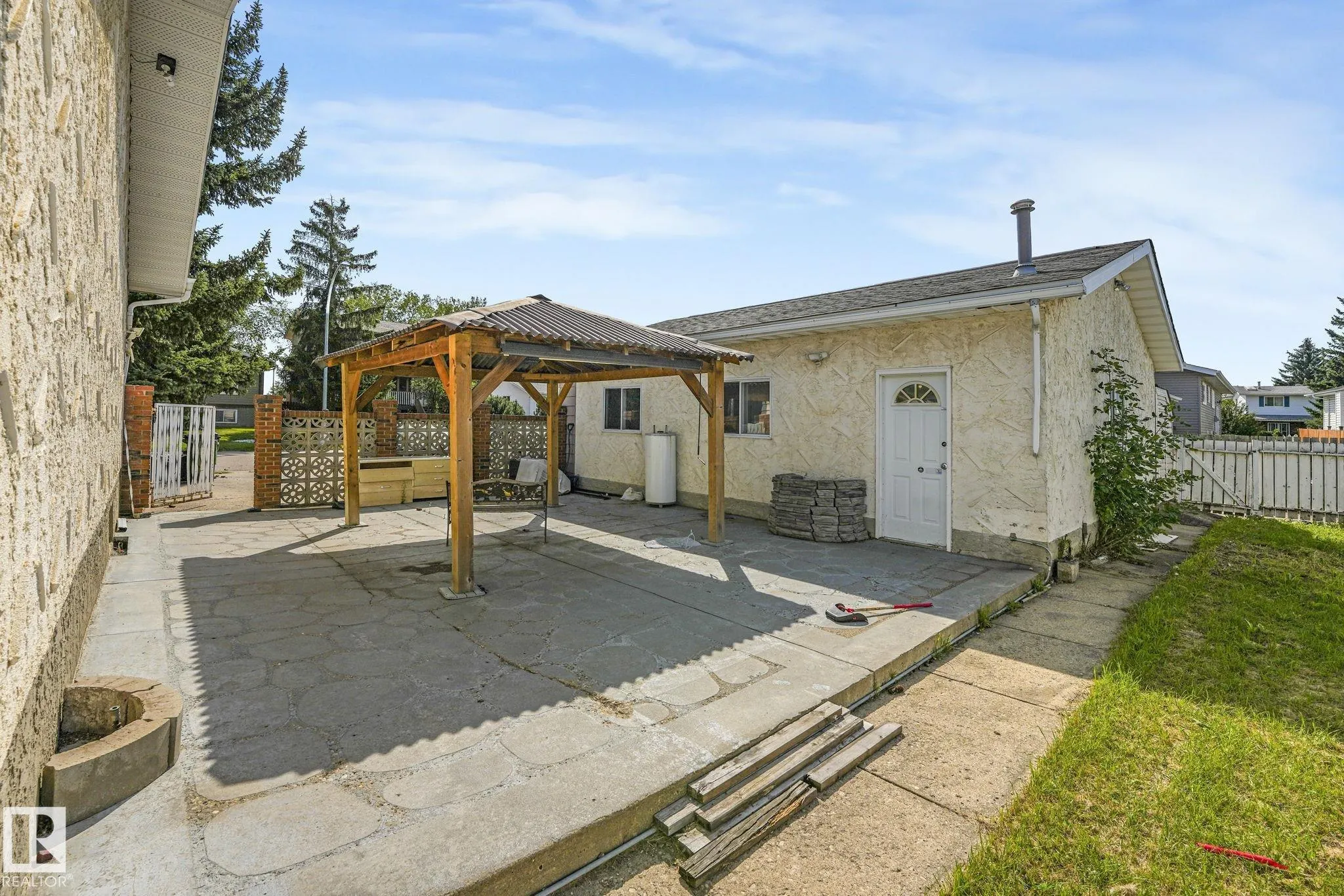 1408 76 Street