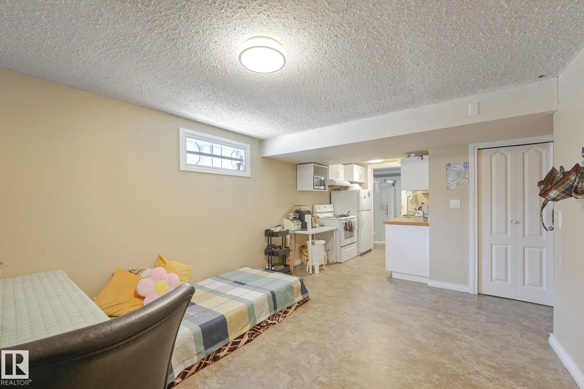 1408 76 Street
