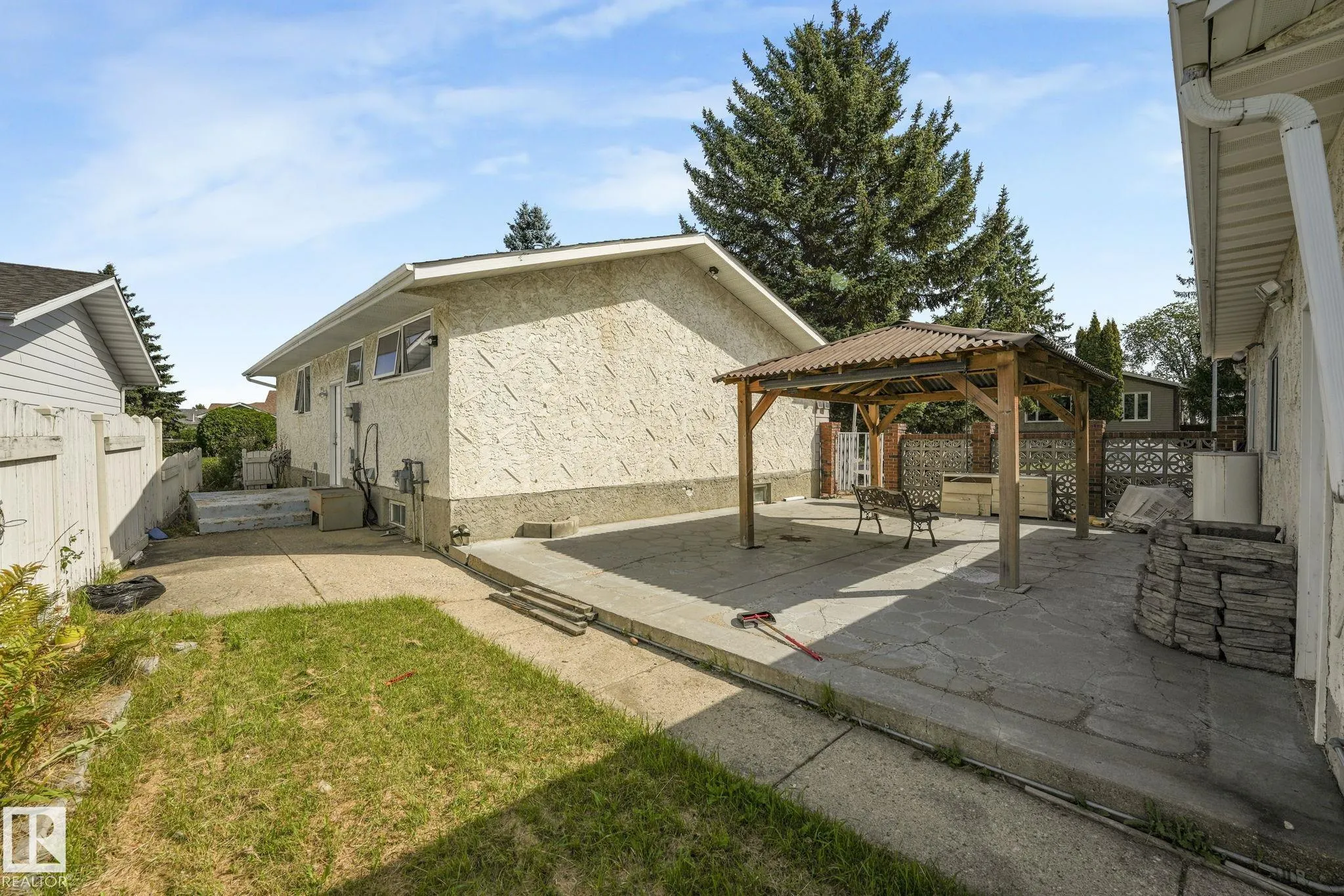 1408 76 Street