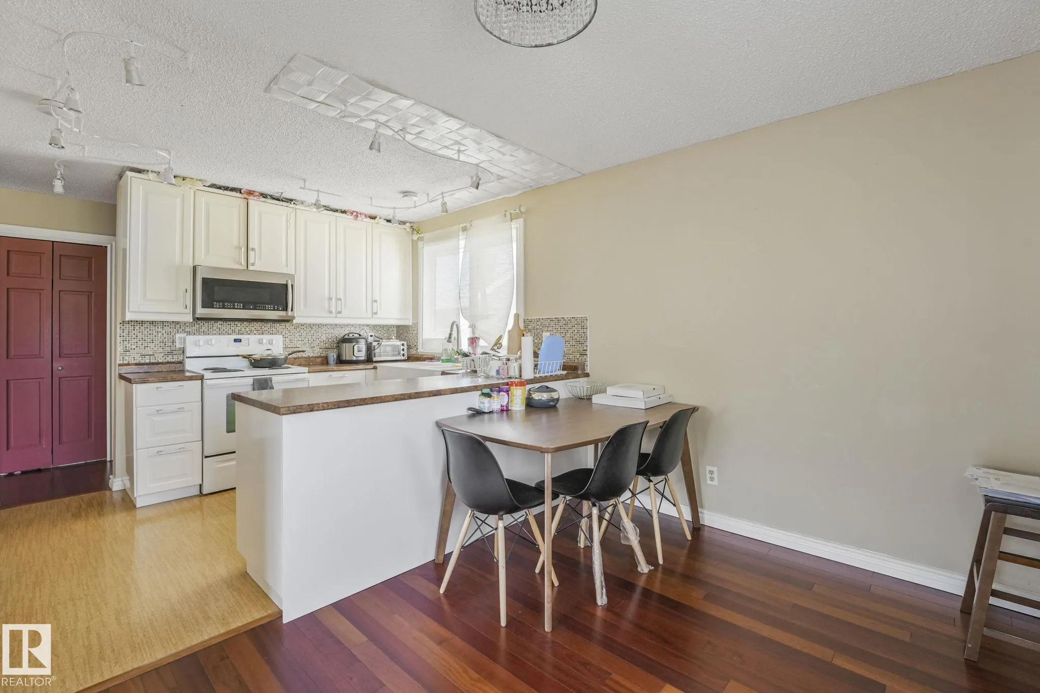 1408 76 Street