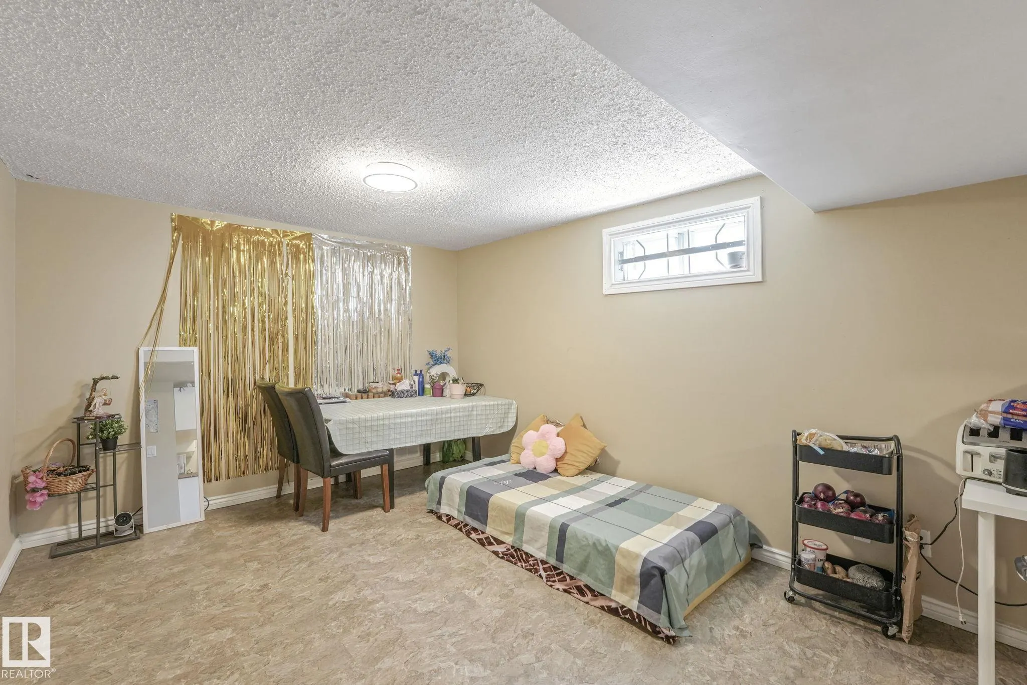 1408 76 Street