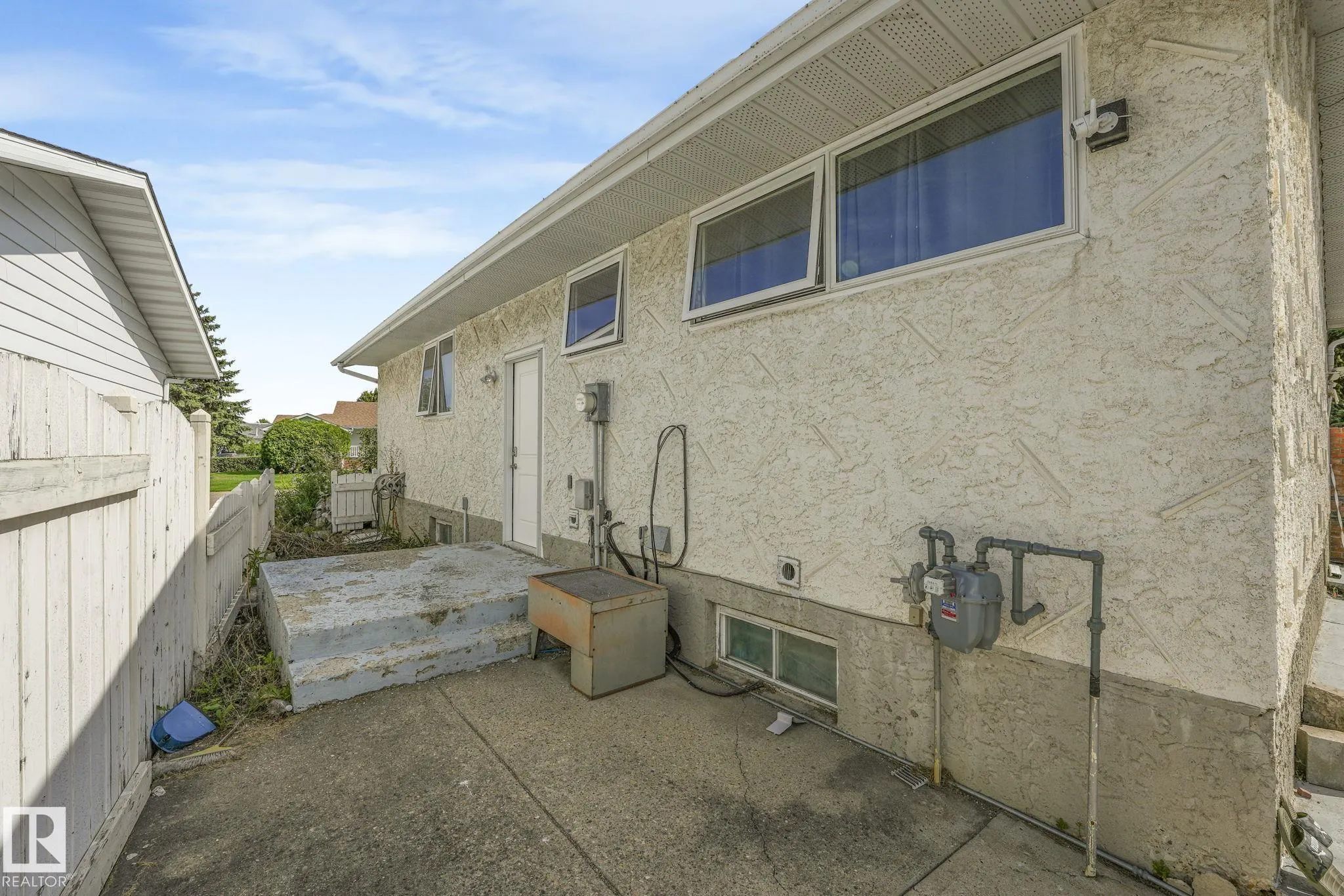 1408 76 Street
