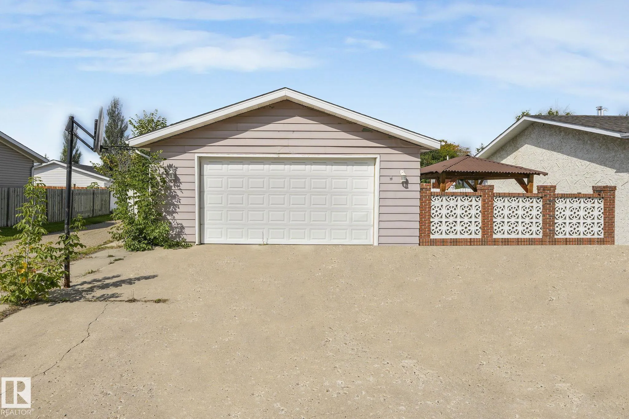 1408 76 Street