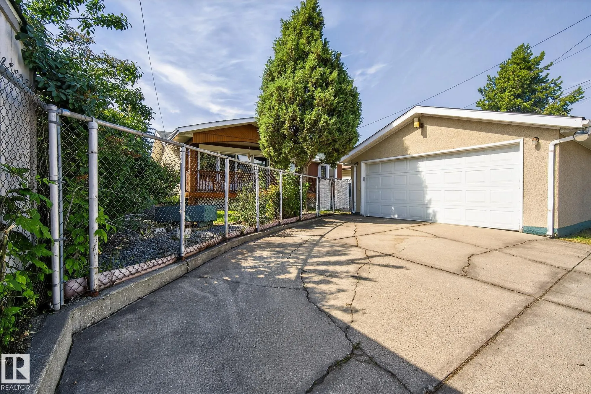 9427 74 Street