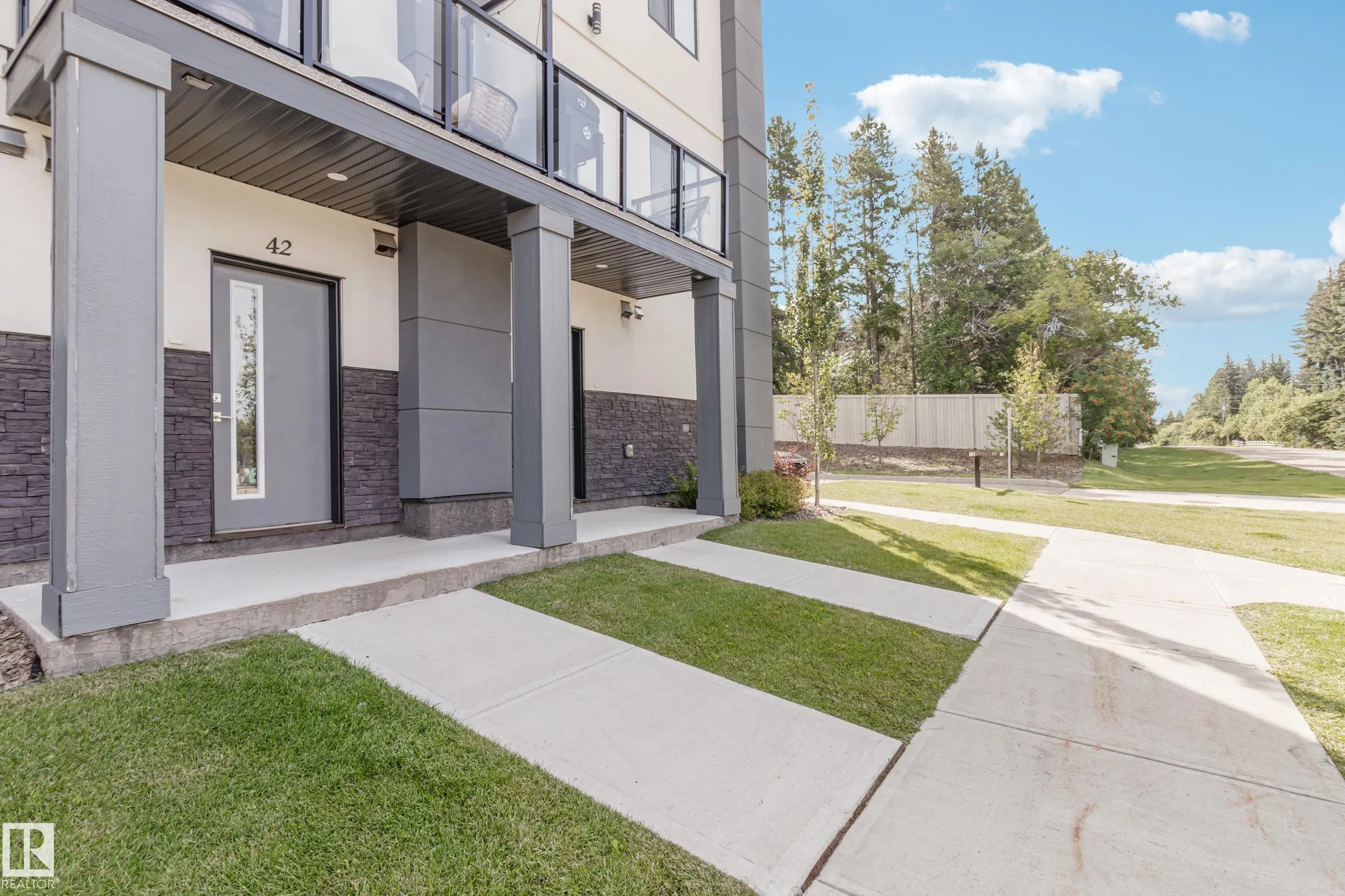 10 SALISBURY Way