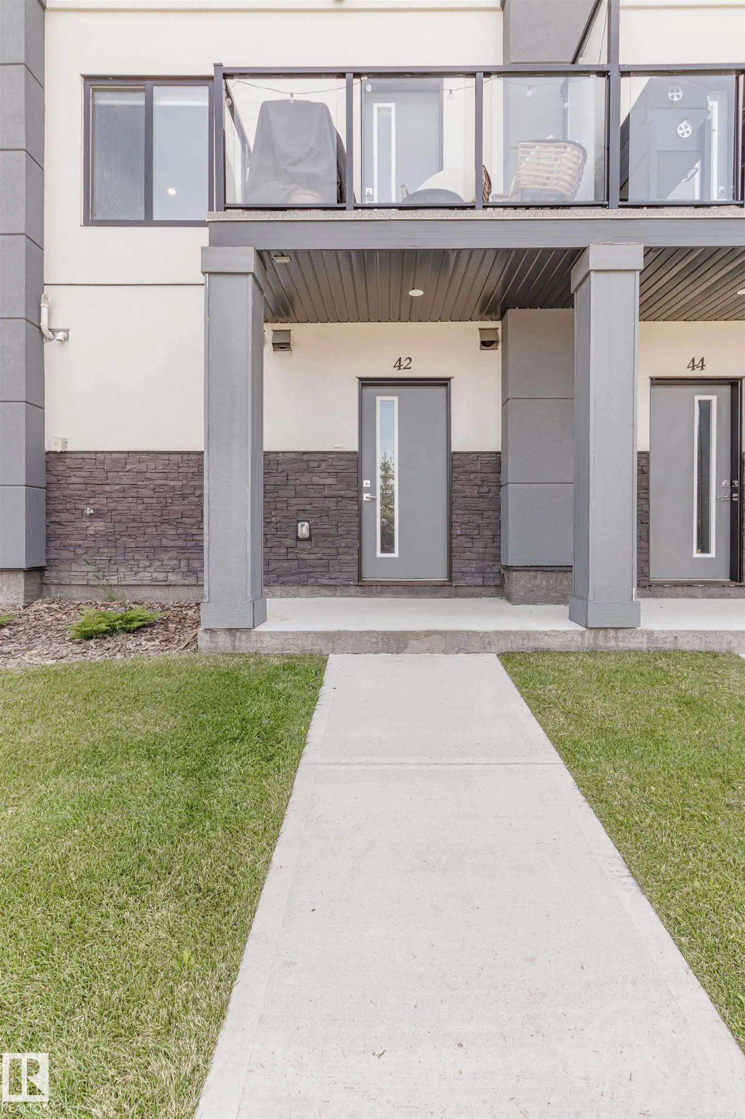 10 SALISBURY Way