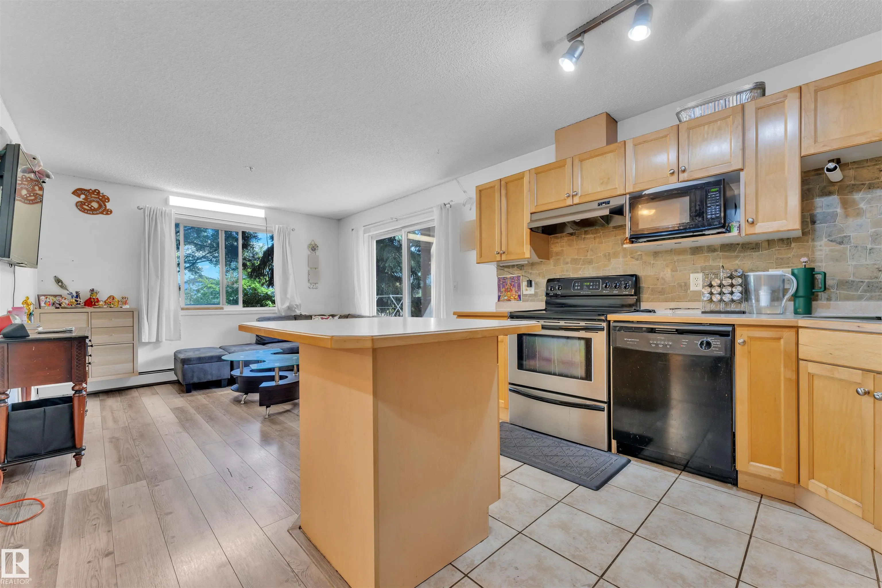 245 EDWARDS Drive