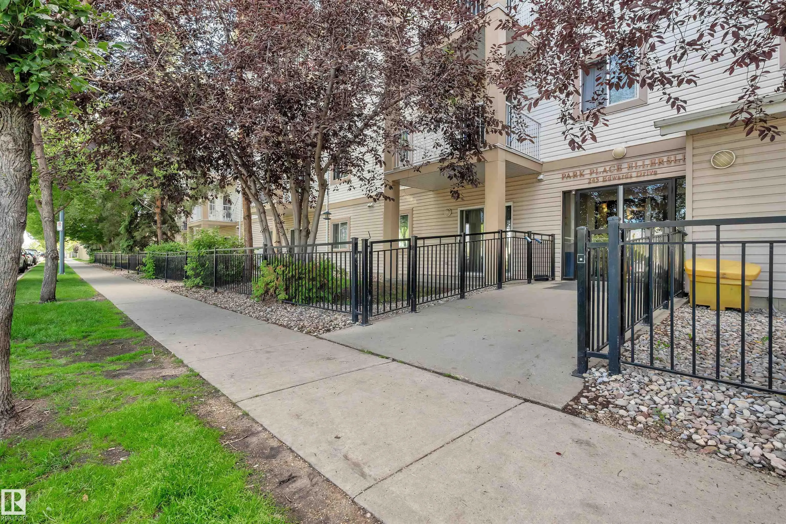 245 EDWARDS Drive