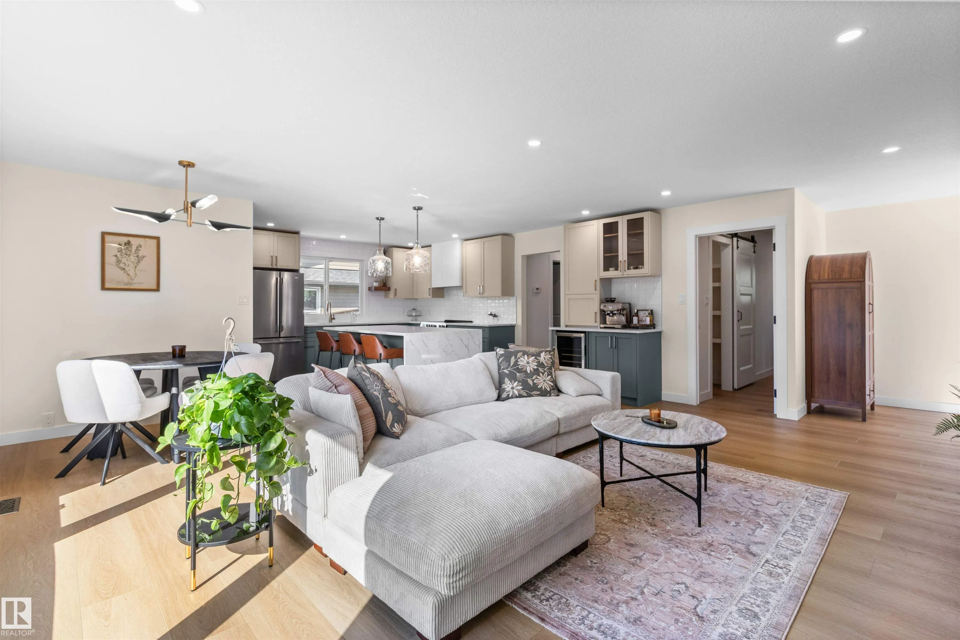 97 GARLAND Crescent