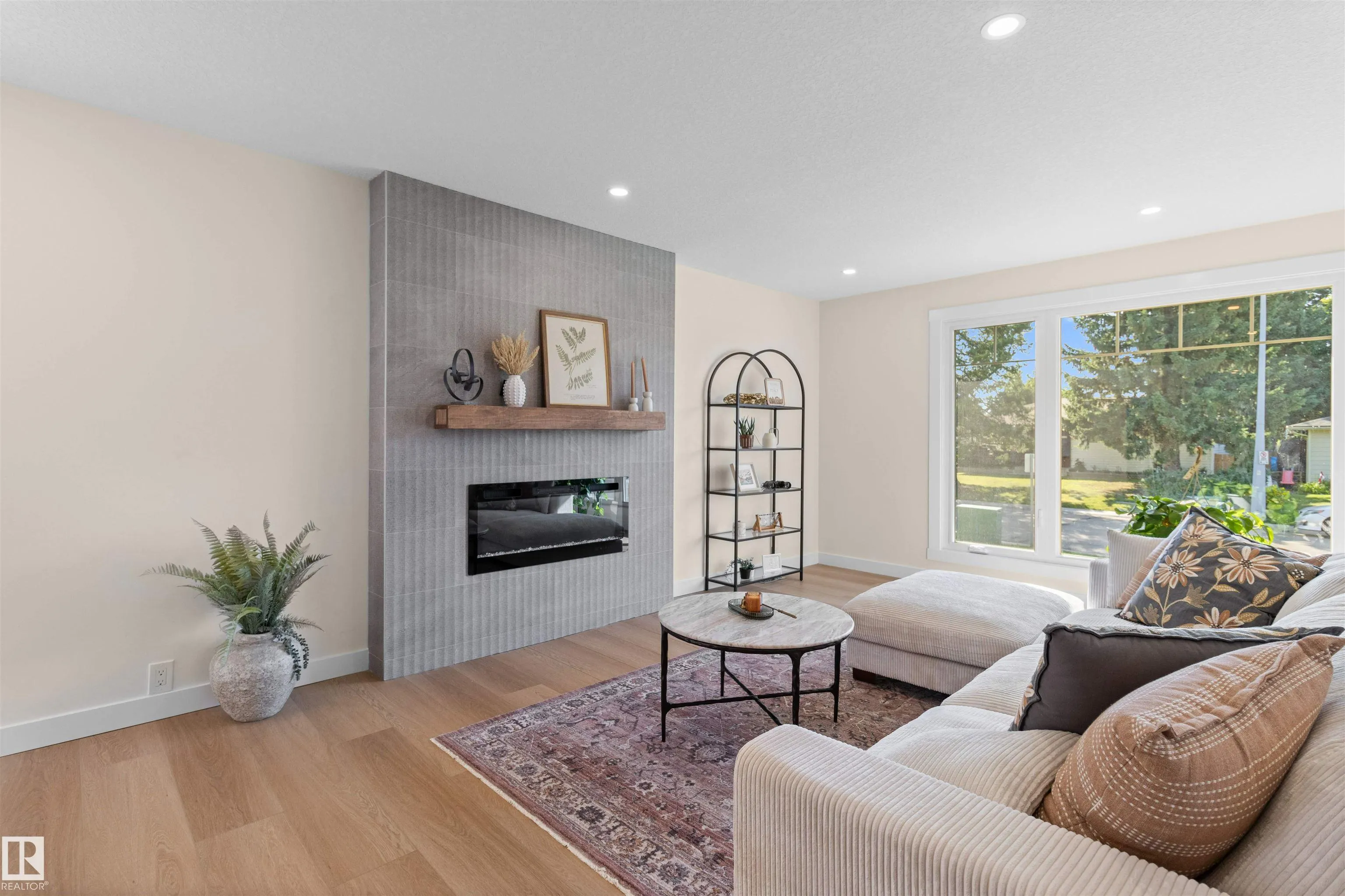 97 GARLAND Crescent