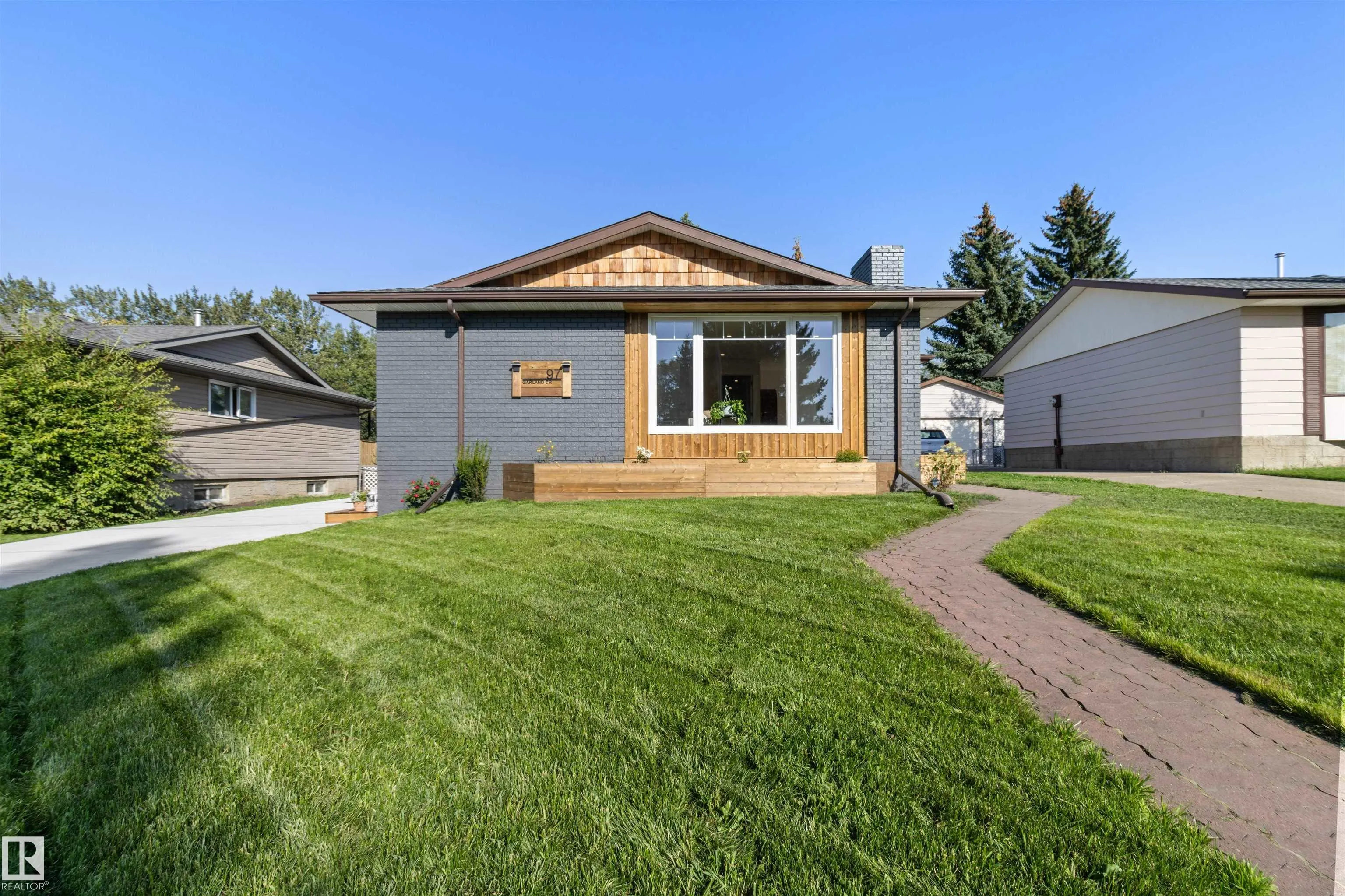97 GARLAND Crescent