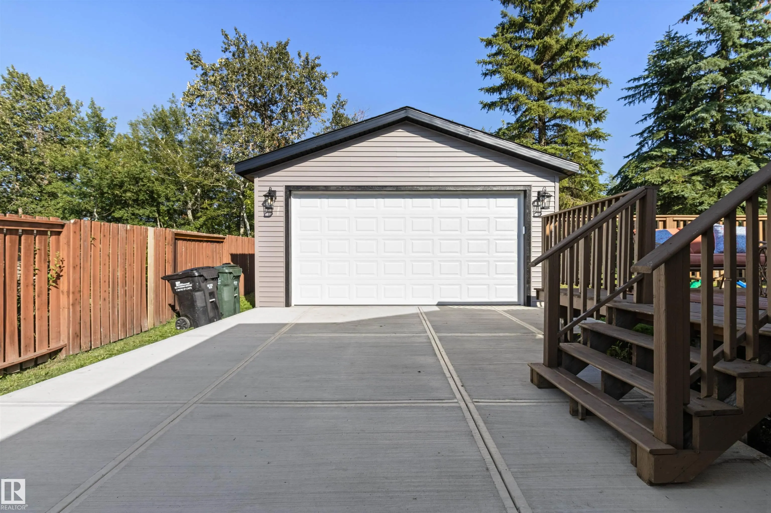 97 GARLAND Crescent