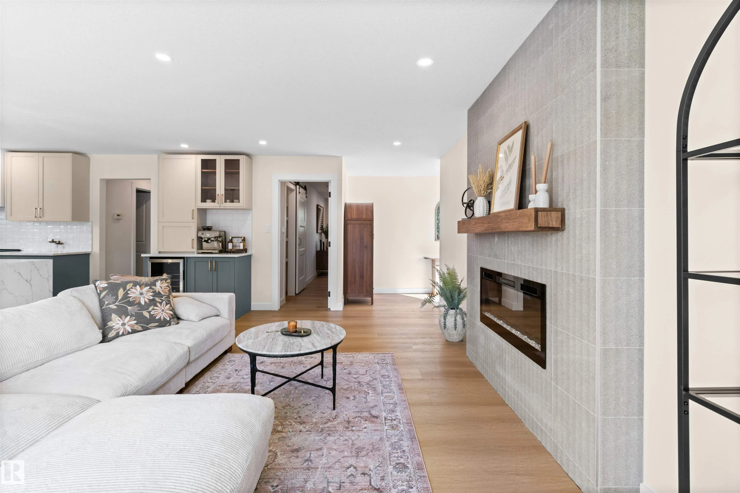 97 GARLAND Crescent