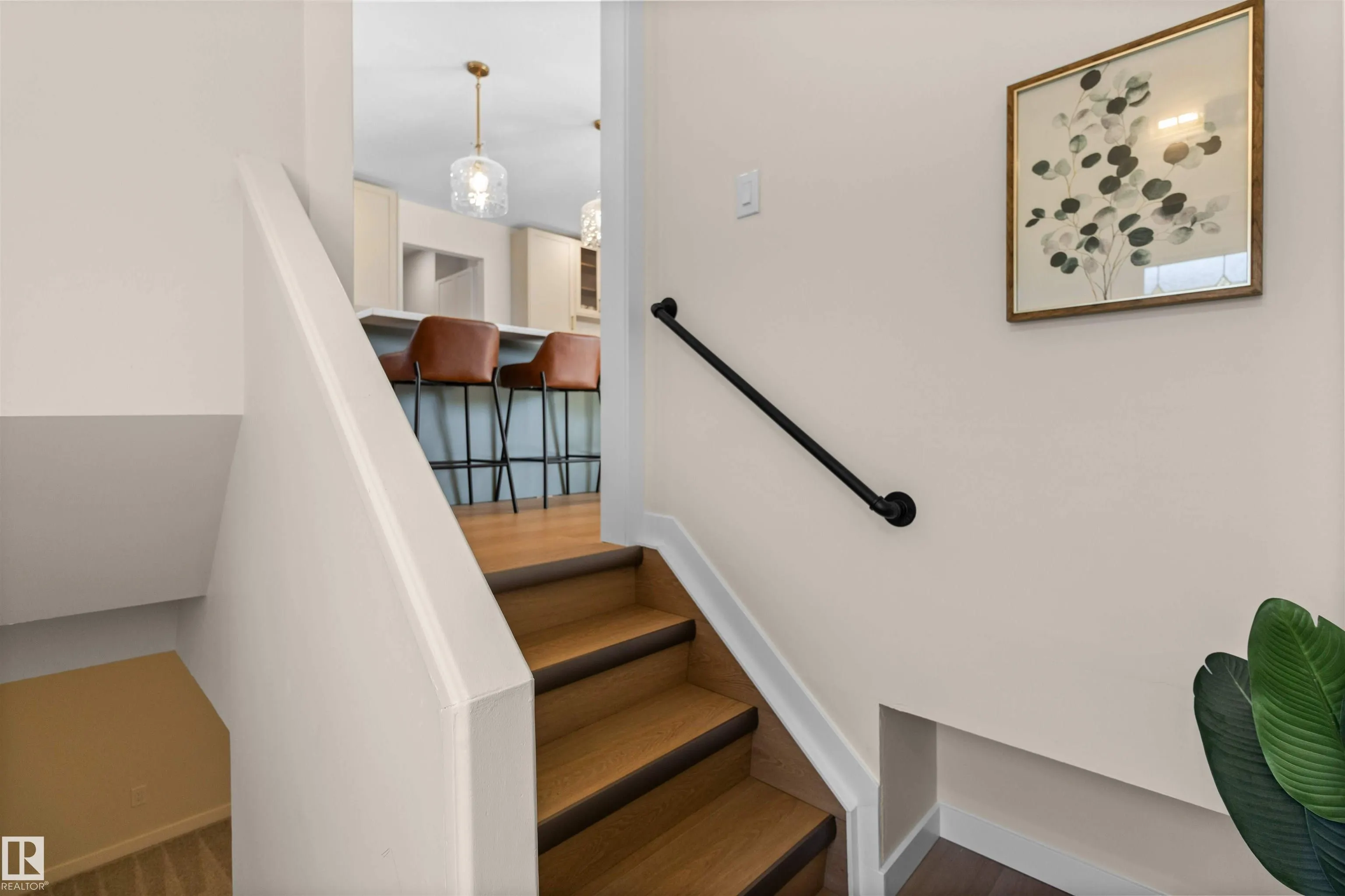 97 GARLAND Crescent