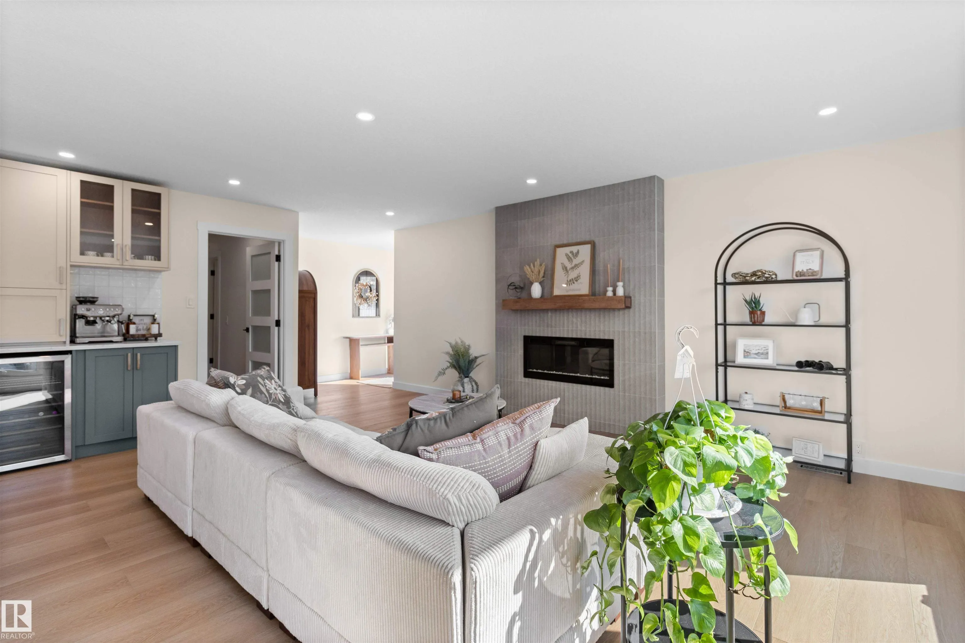97 GARLAND Crescent