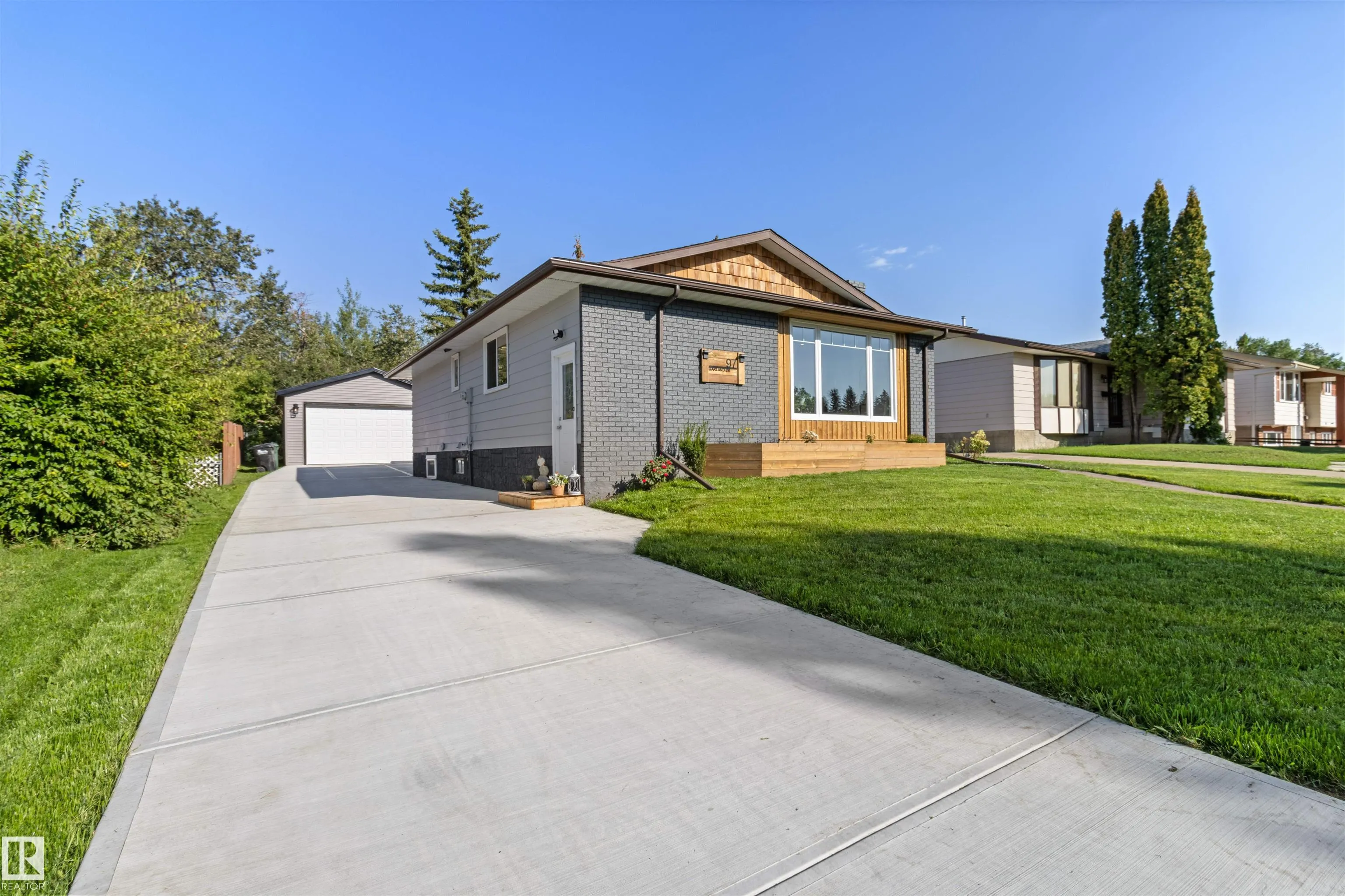 97 GARLAND Crescent