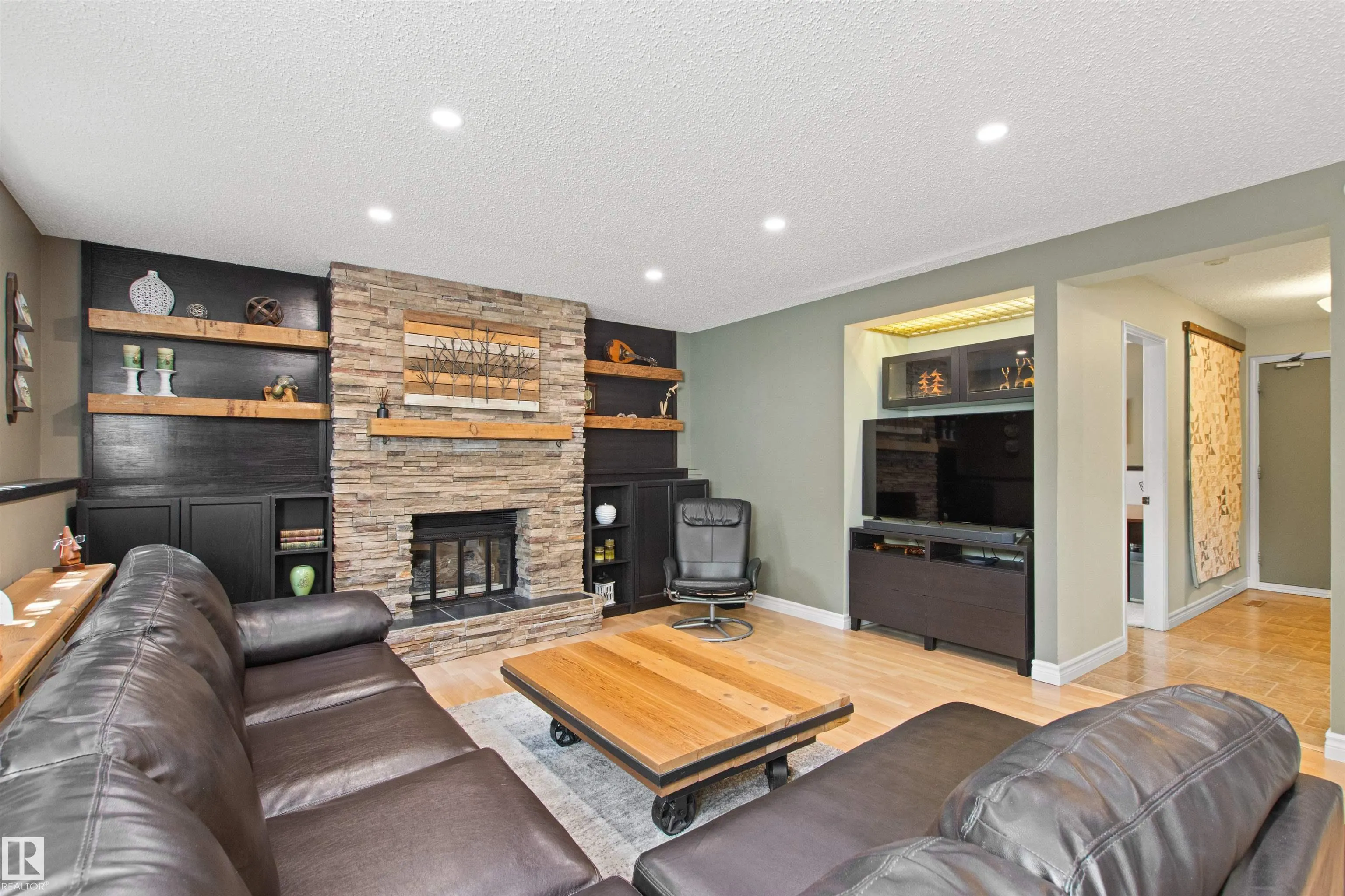 1 LOVATT Place