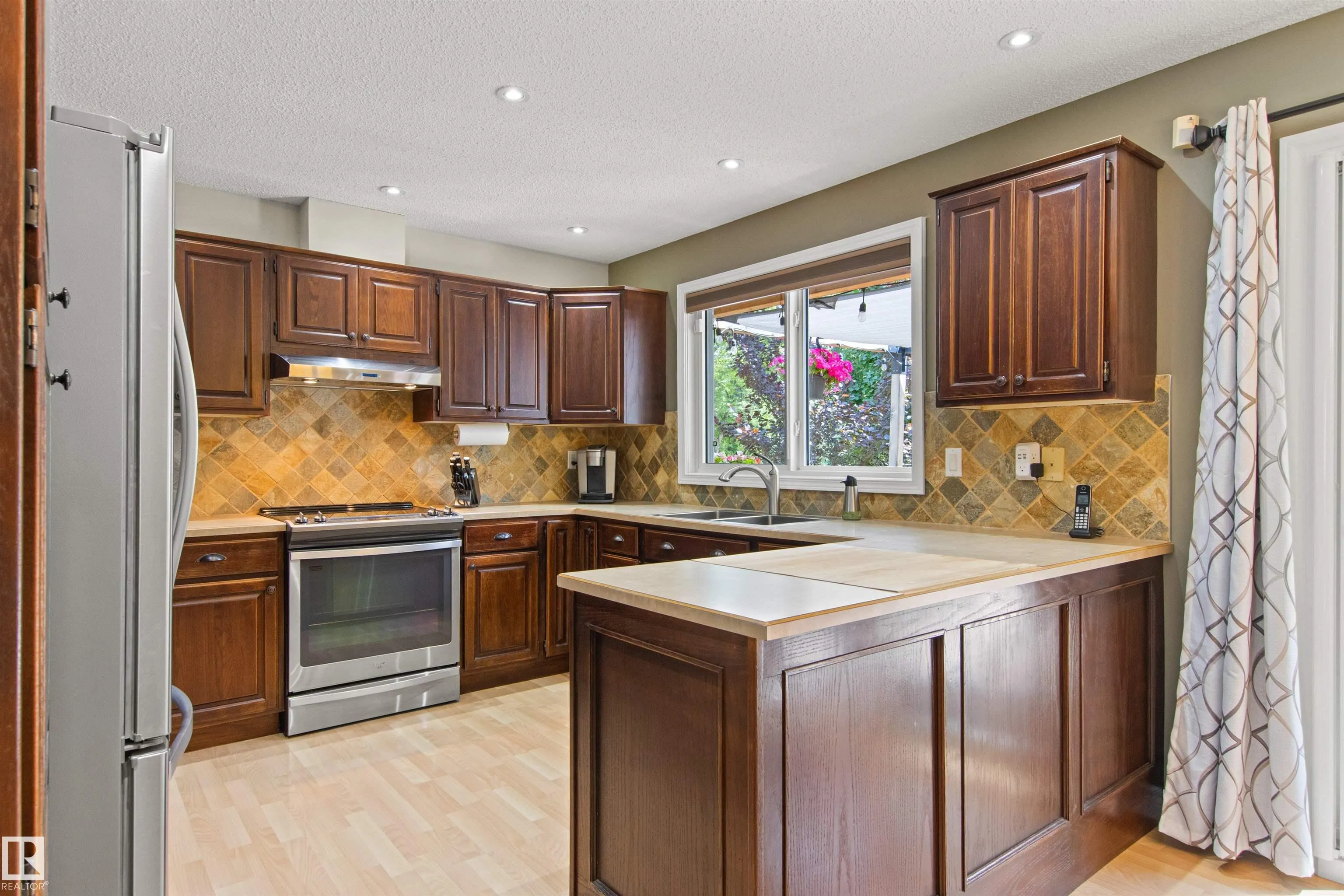1 LOVATT Place