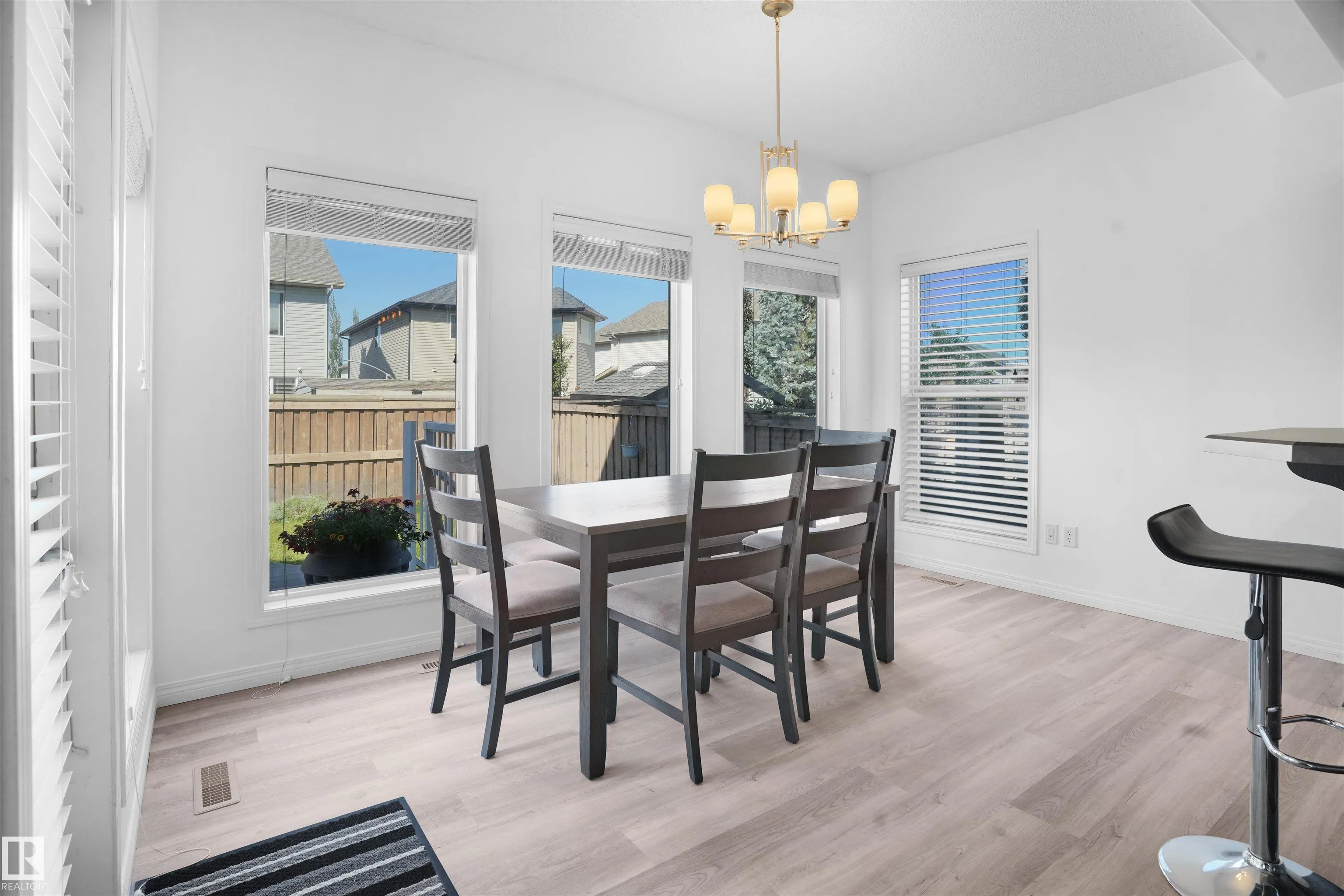 8378 SHASKE Crescent