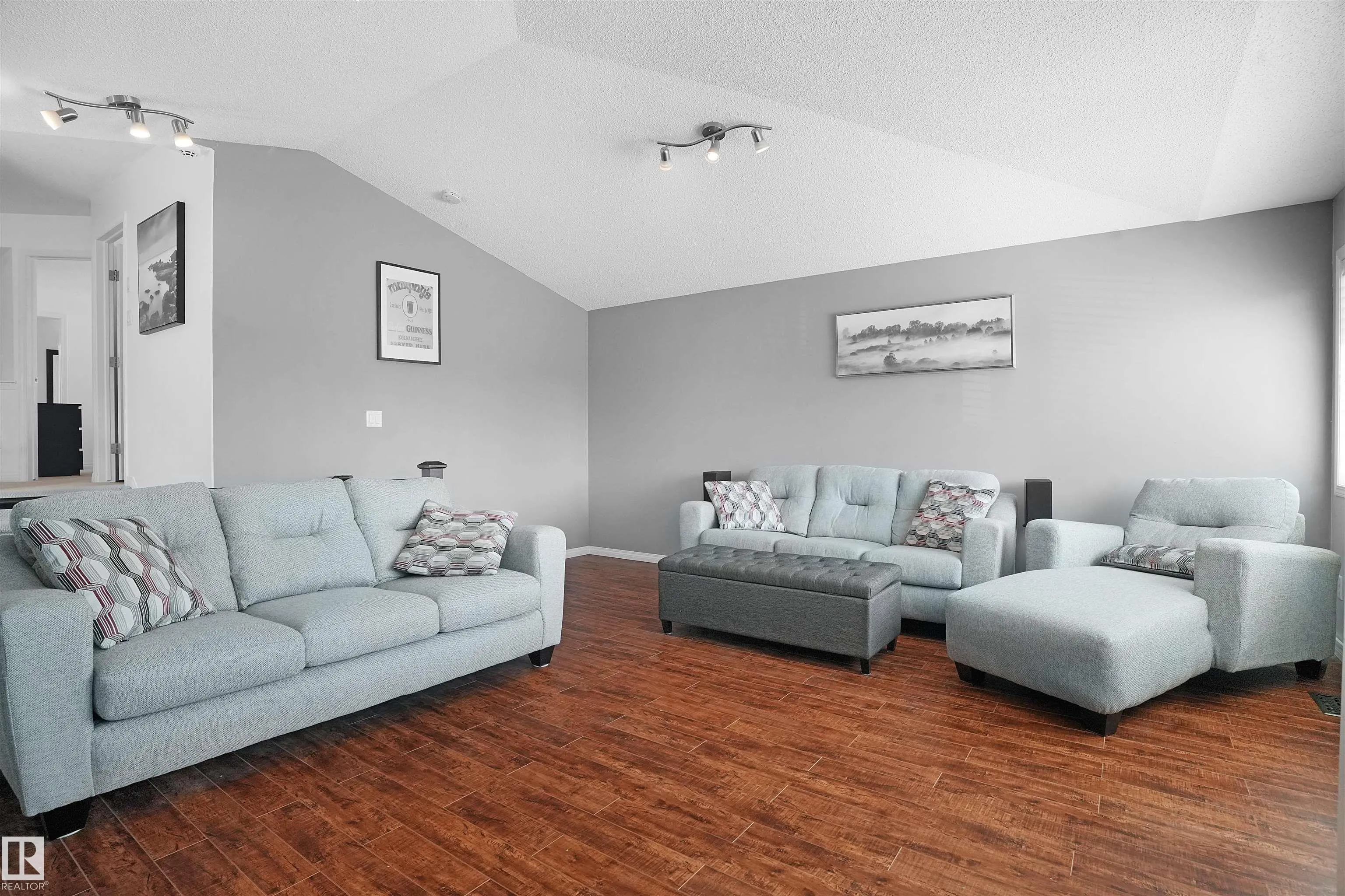 8378 SHASKE Crescent