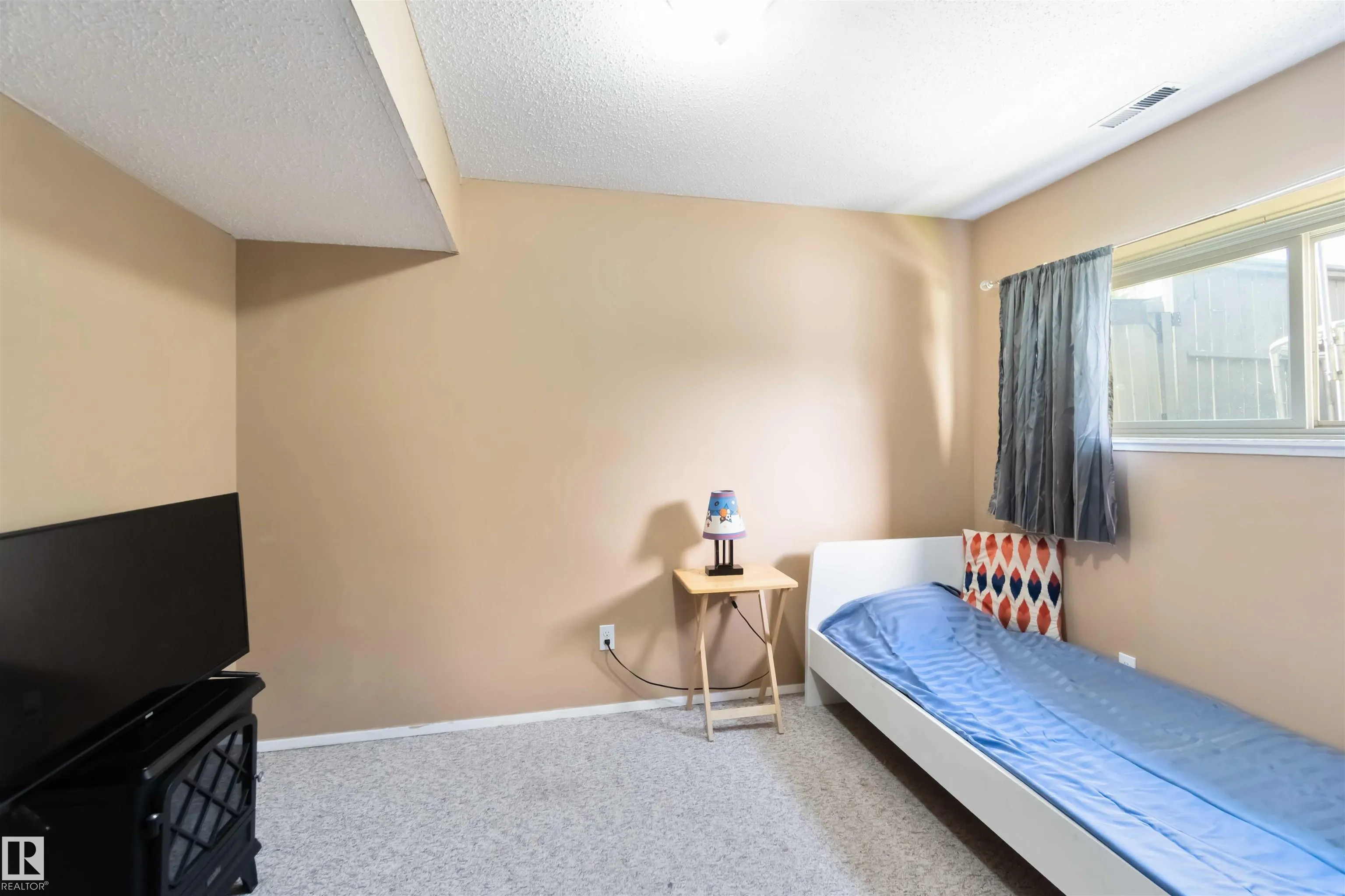 546 Willow Court