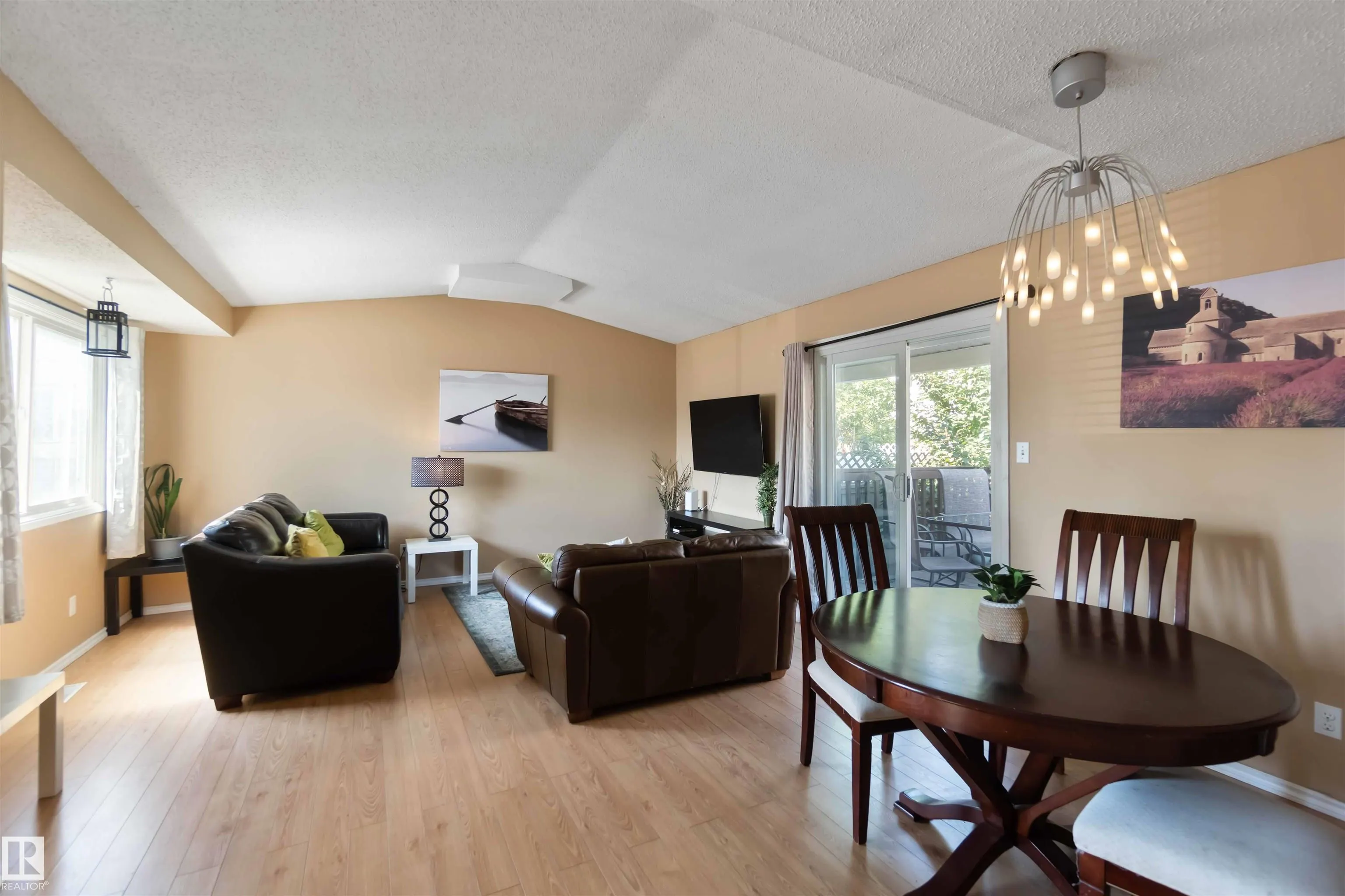 546 Willow Court