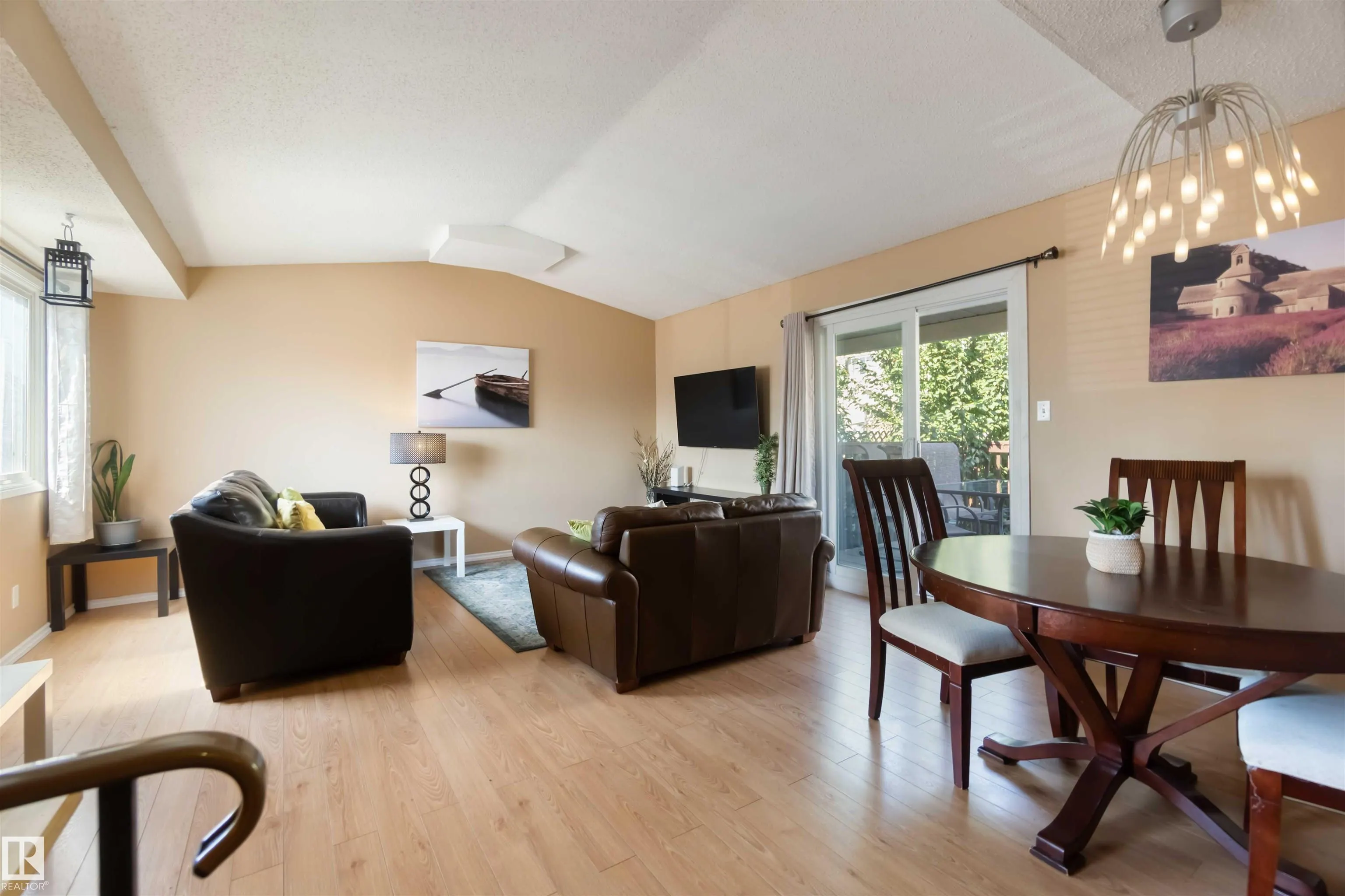 546 Willow Court