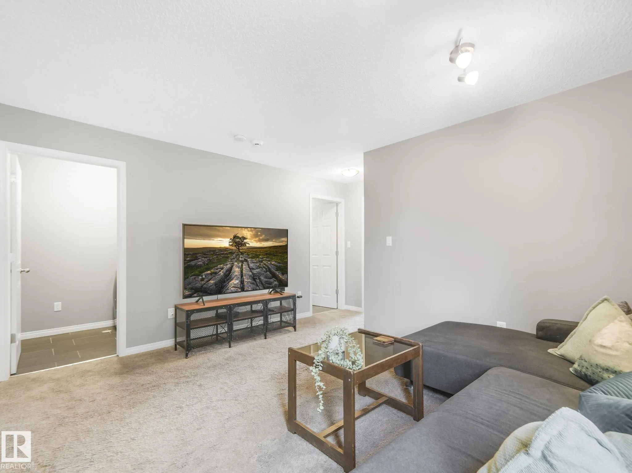 1671 CHAPMAN Way