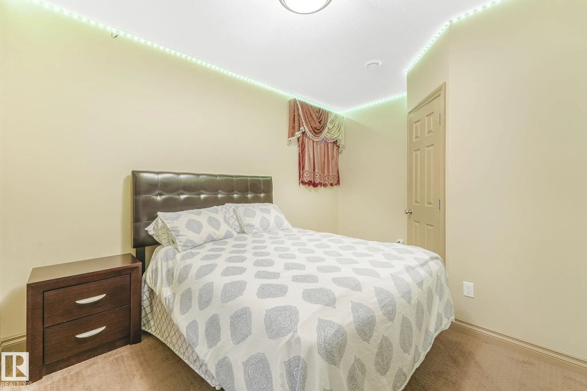 1238 SECORD LANDING Landing