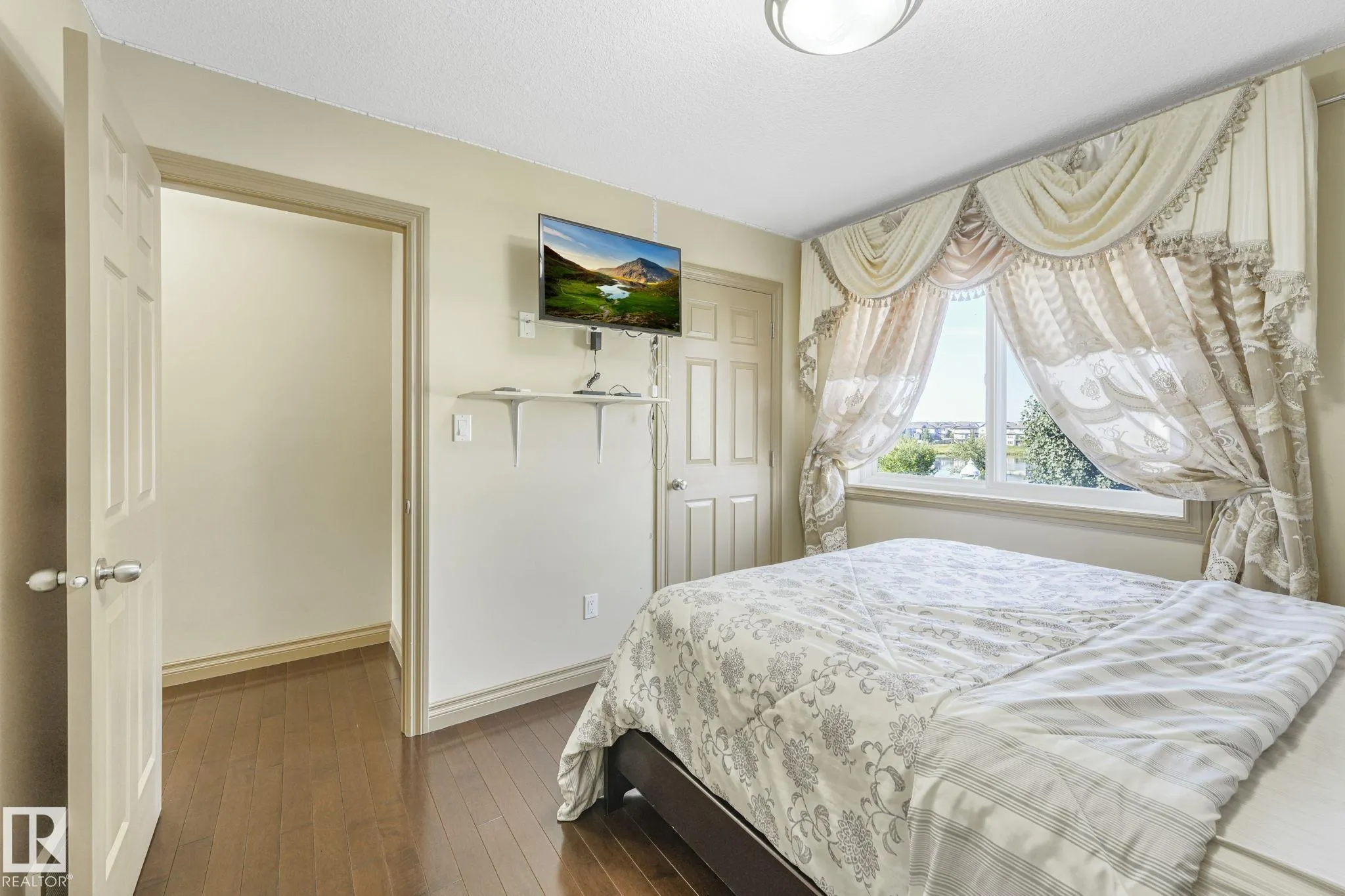 1238 SECORD LANDING Landing