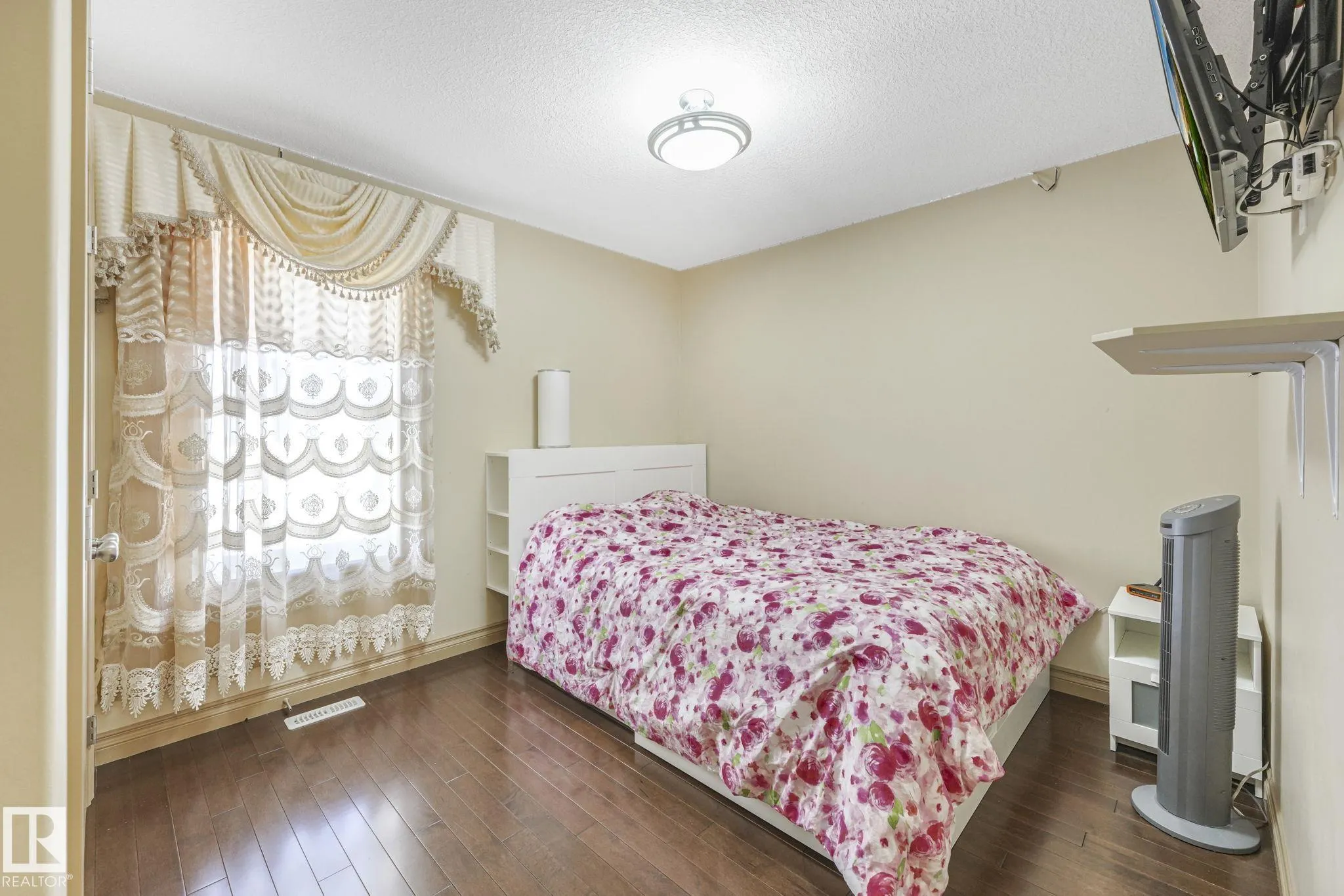 1238 SECORD LANDING Landing