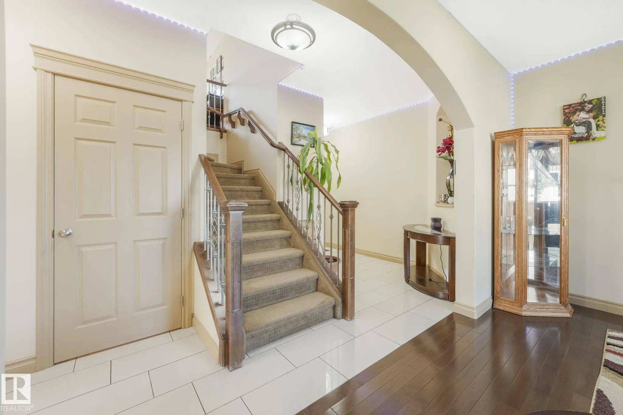 1238 SECORD LANDING Landing