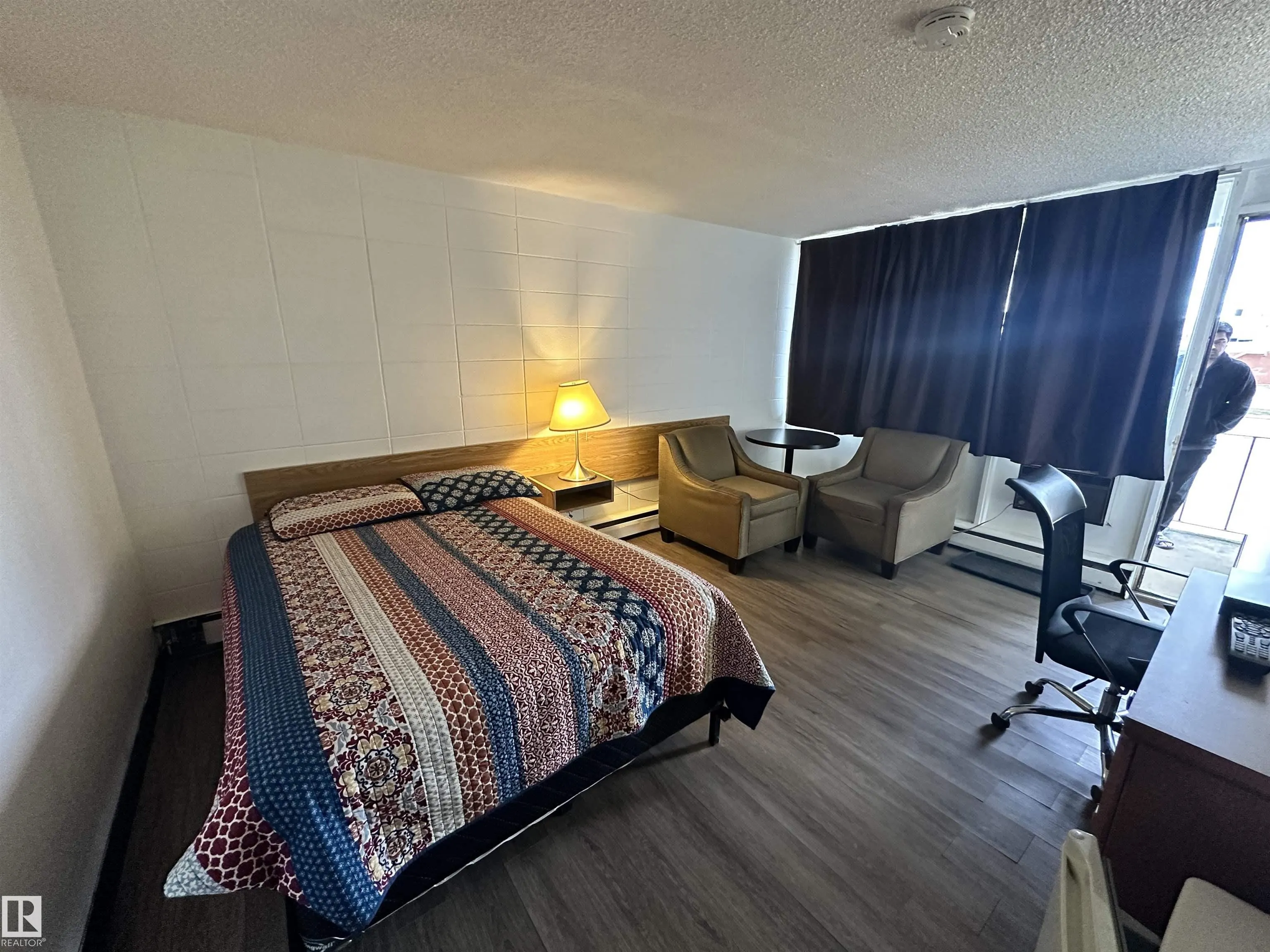 5043 53 Ave