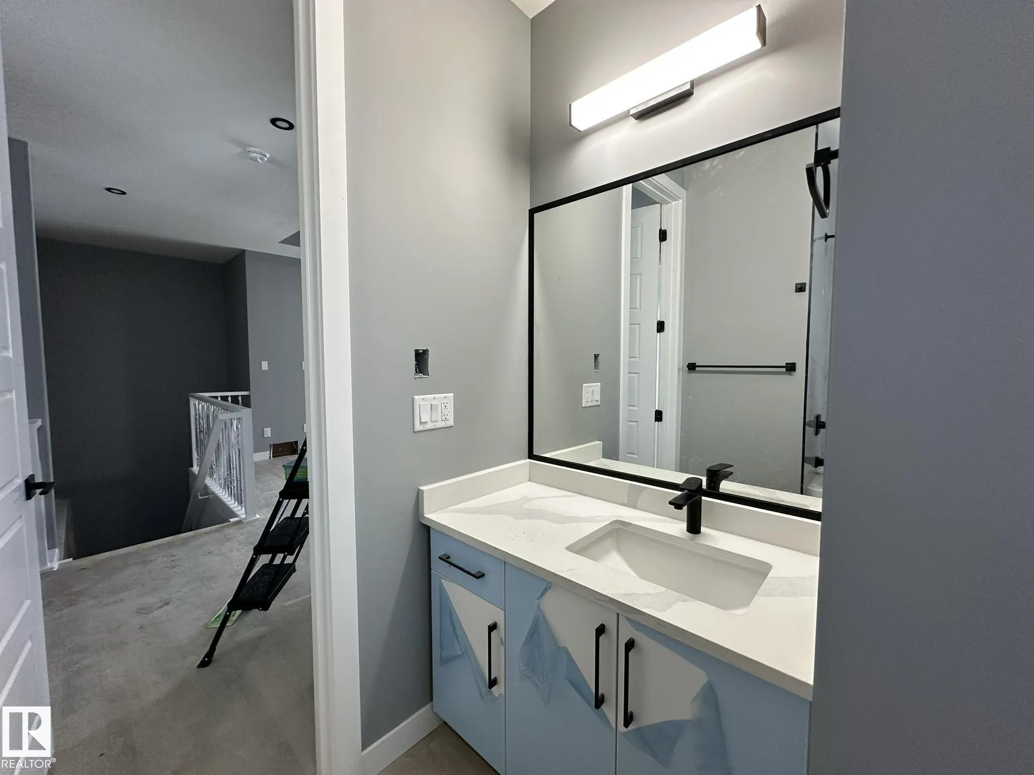 4504 56 AVE